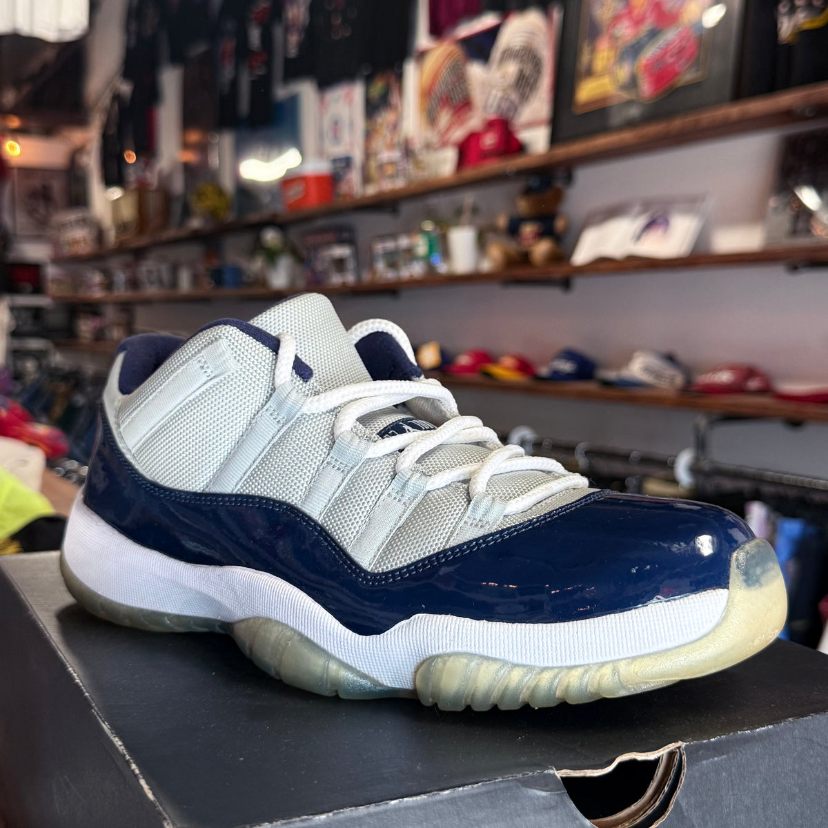 Jordan 11 Low 'Georgetown' Size 9.5
