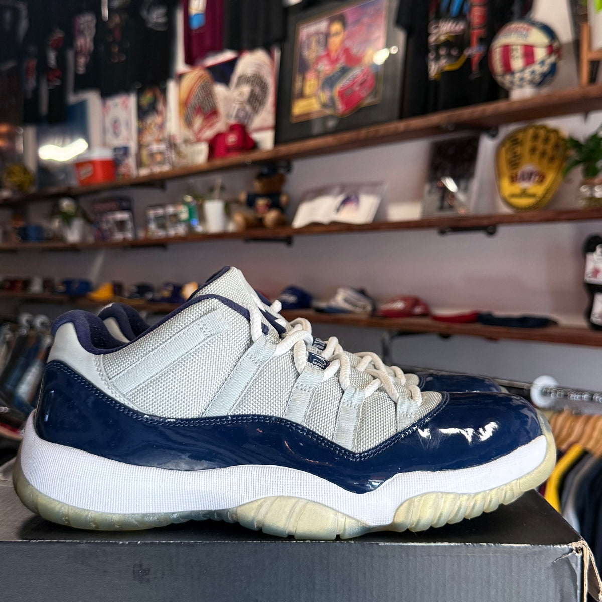 Jordan 11 Low 'Georgetown' Size 9.5