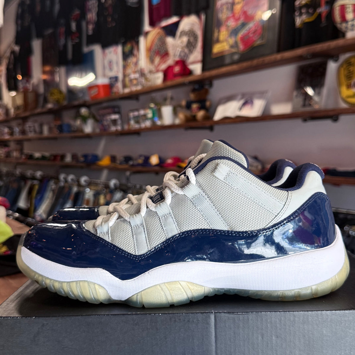 Jordan 11 Low 'Georgetown' Size 9.5