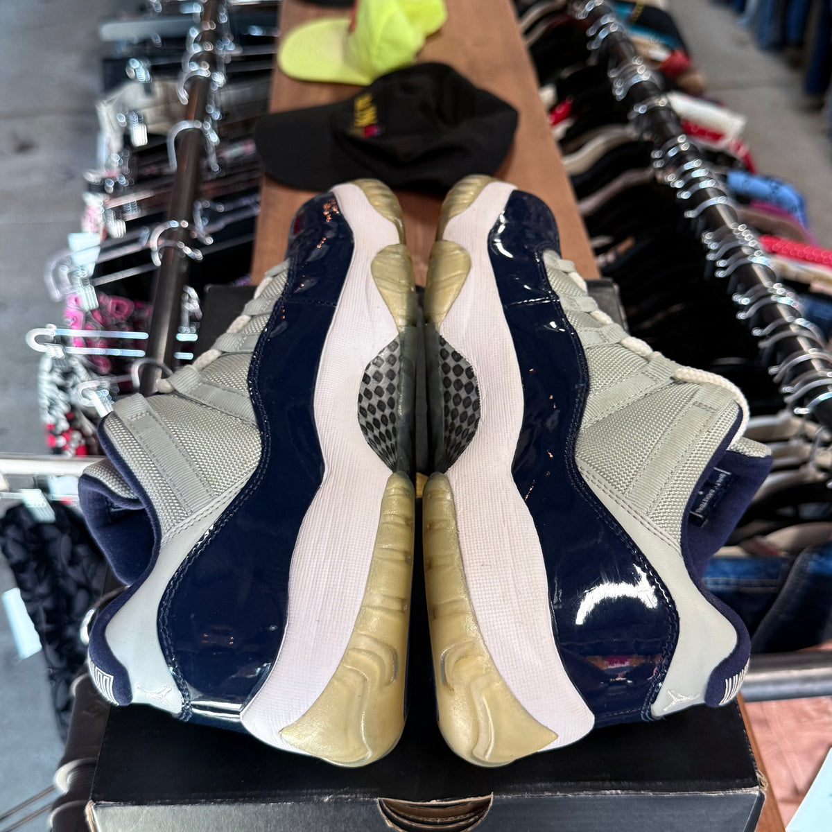 Jordan 11 Low 'Georgetown' Size 9.5