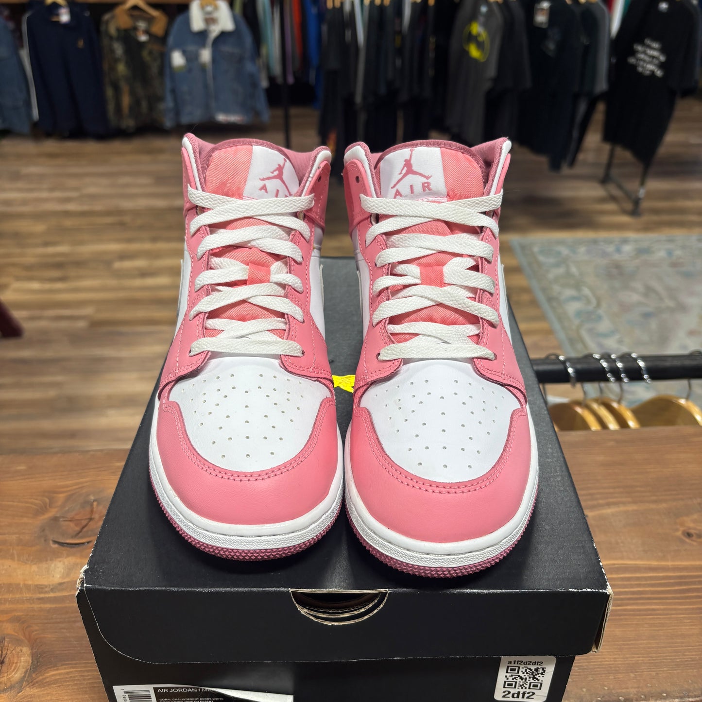 Jordan 1 Mid 'Valentine's Day' Size 7Y
