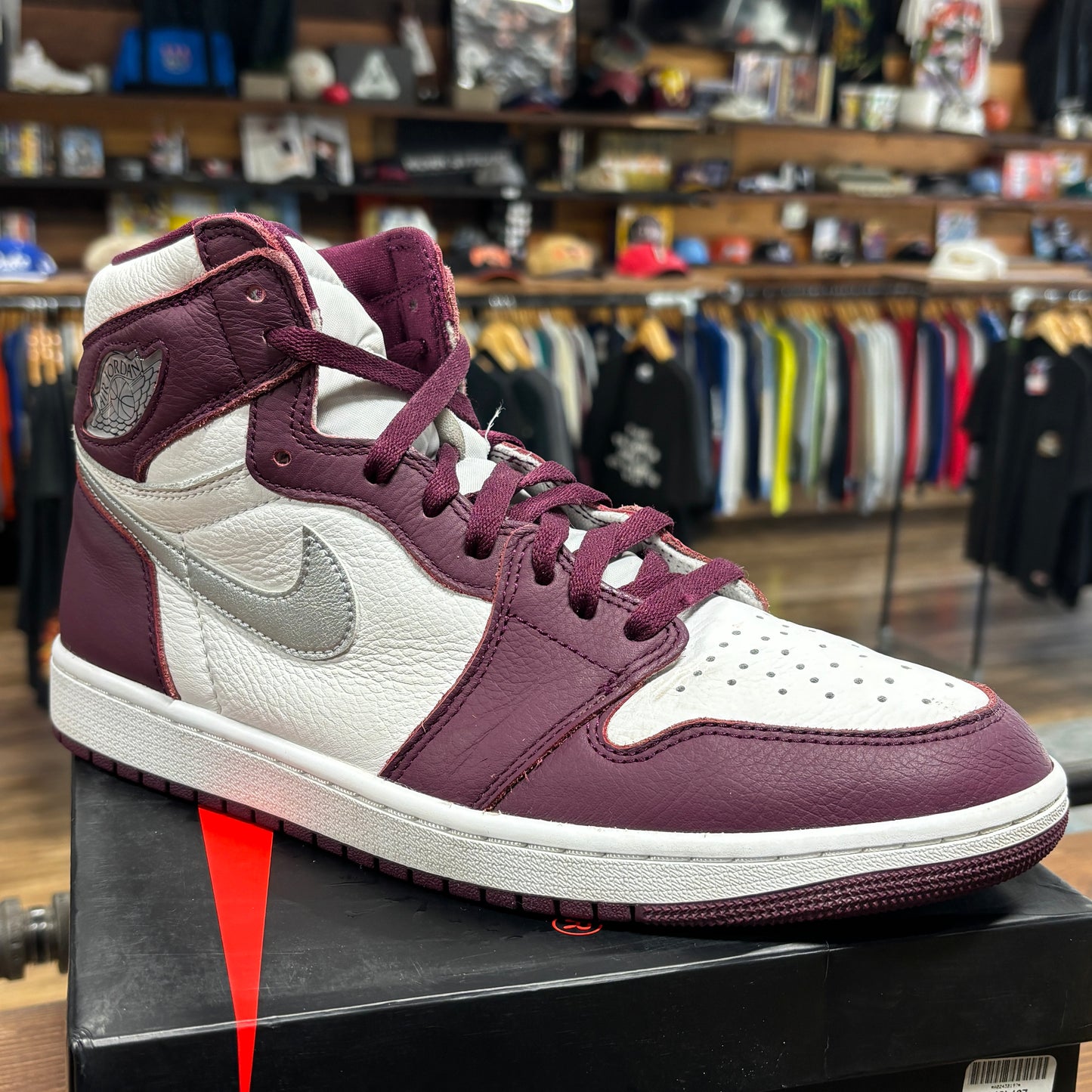 Jordan 1 'Bordeaux' Size 10.5