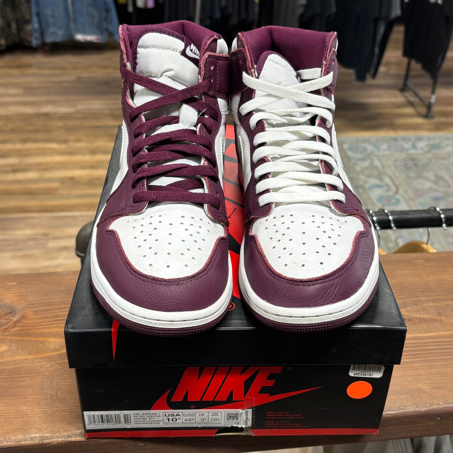 Jordan 1 'Bordeaux' Size 10.5