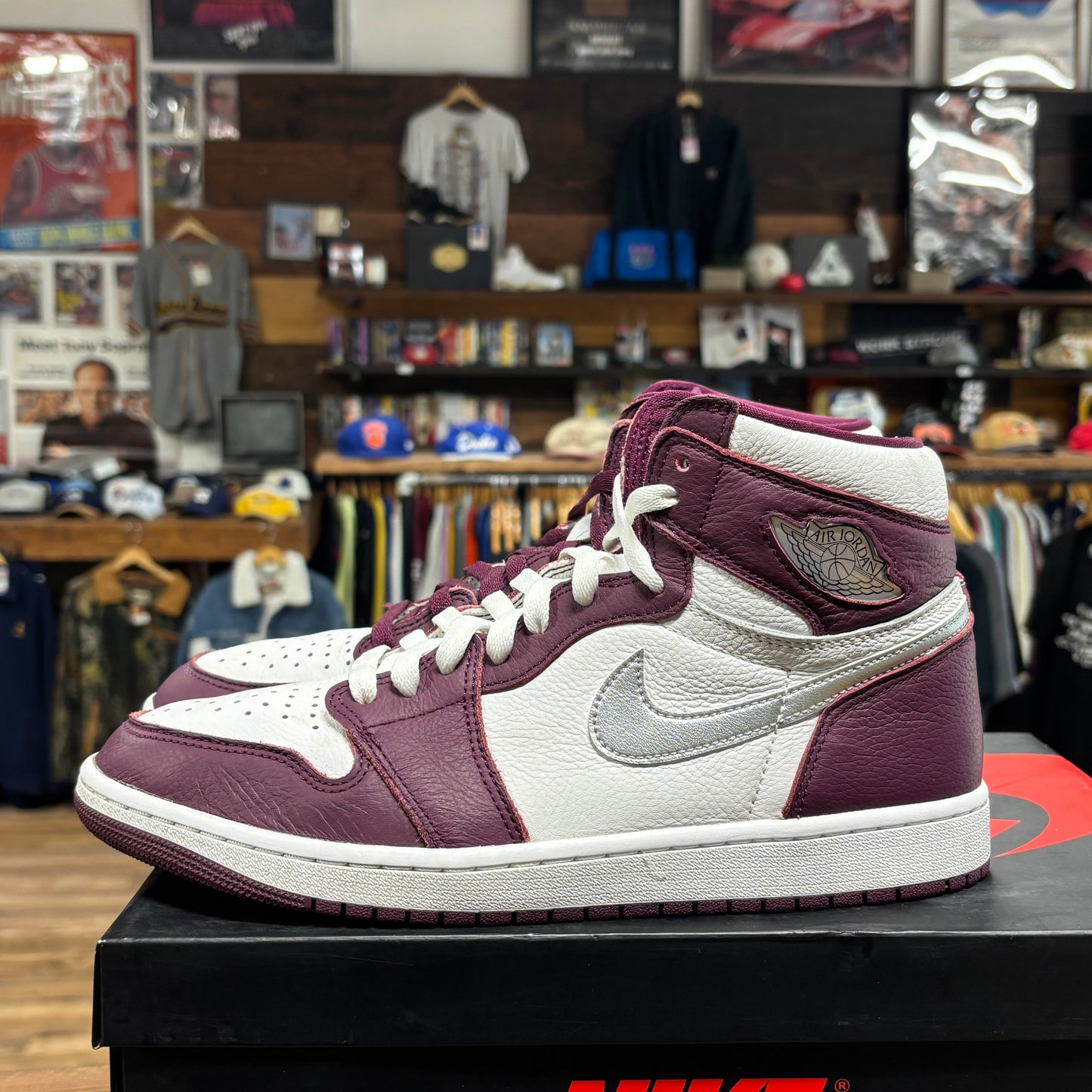 Jordan 1 'Bordeaux' Size 10.5