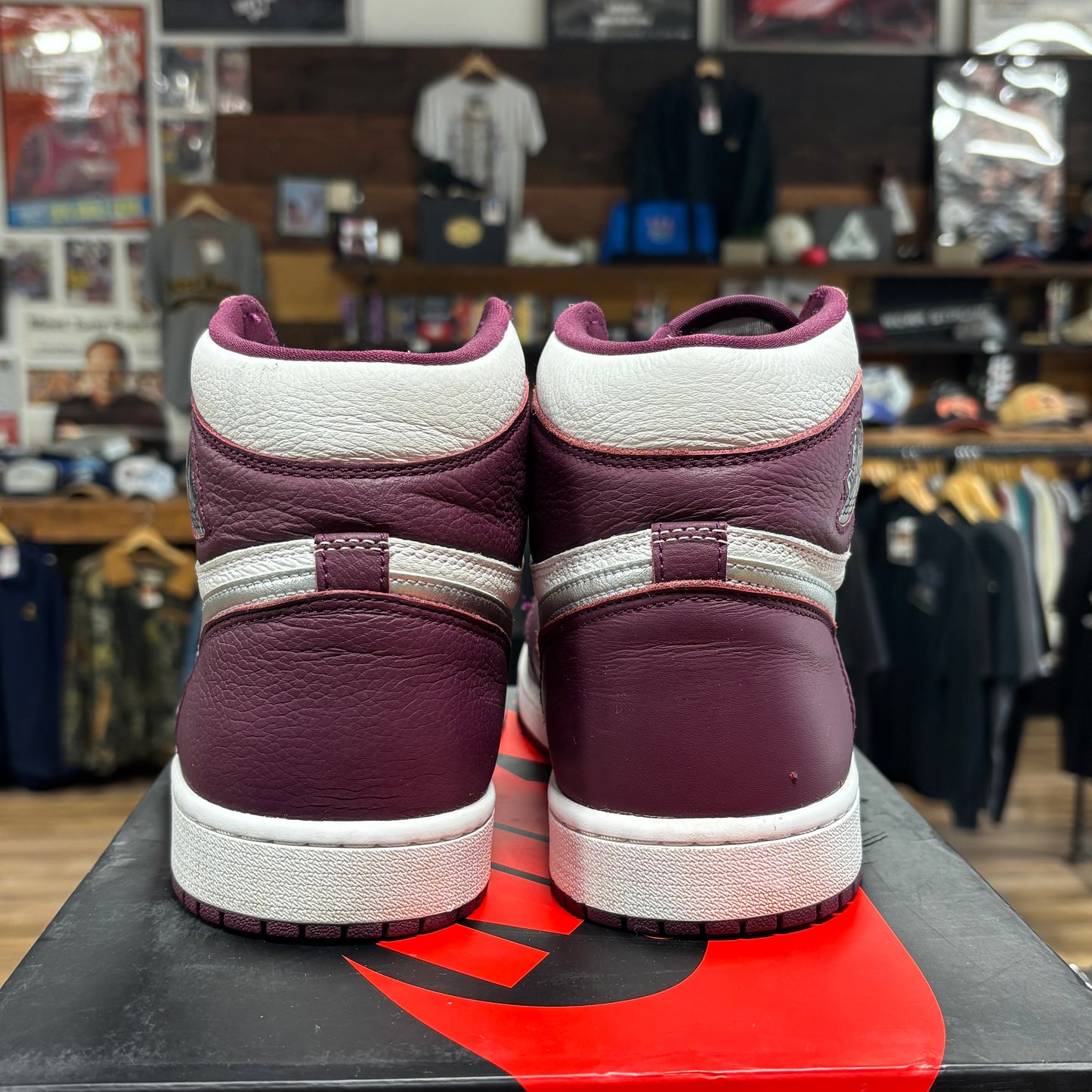 Jordan 1 'Bordeaux' Size 10.5
