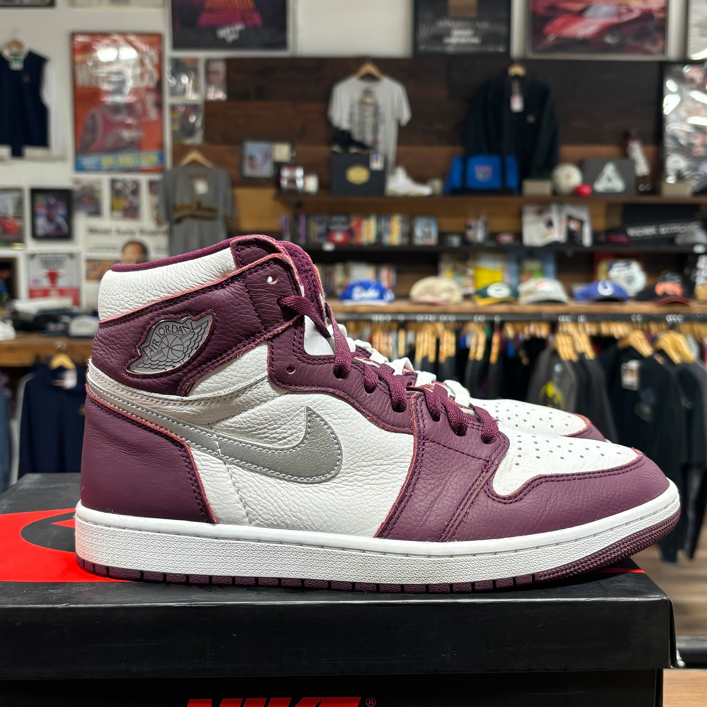 Jordan 1 'Bordeaux' Size 10.5