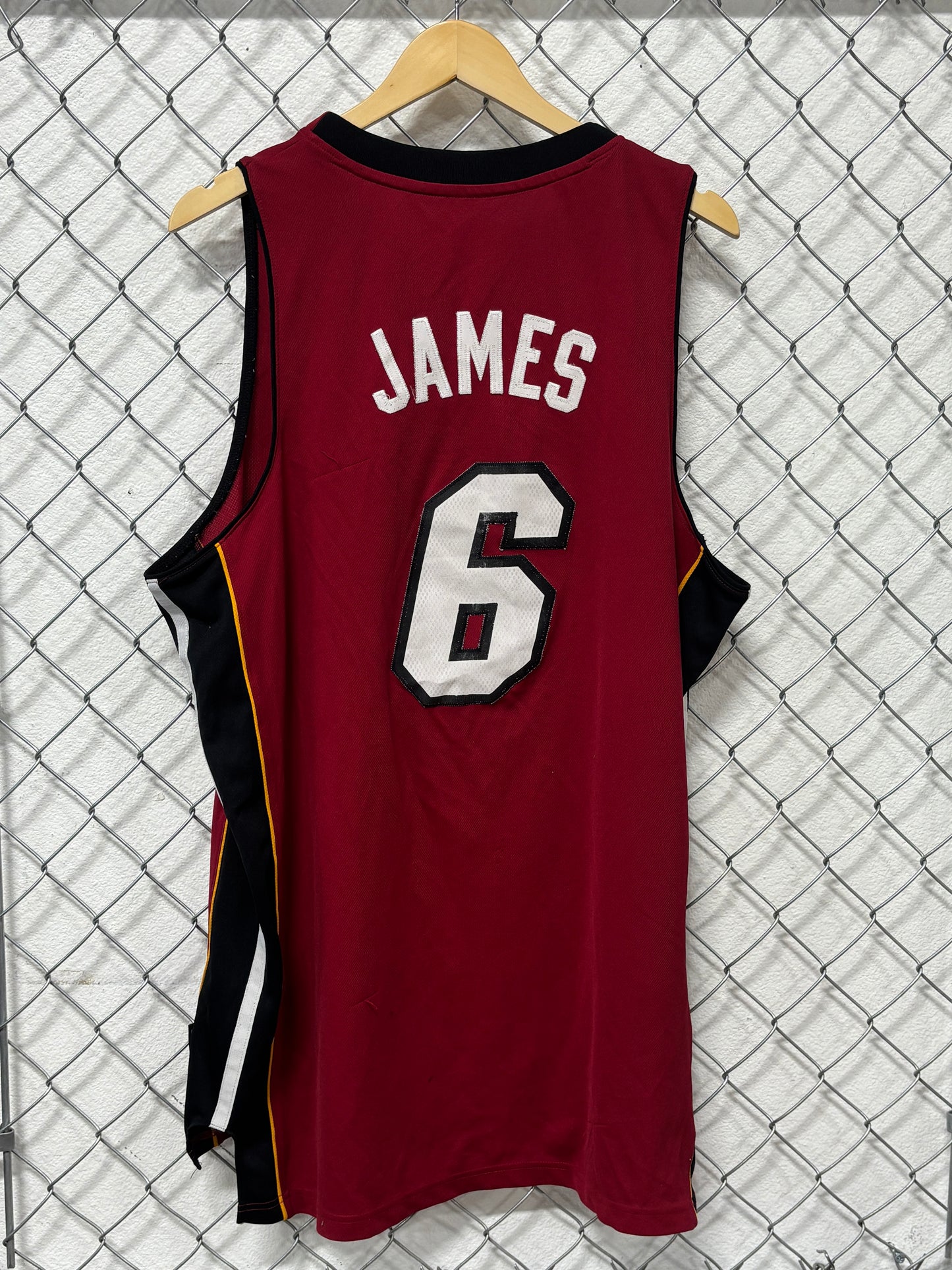 Adidas Miami Heat Lebron James #6 Red Basketball Jersey Size Large