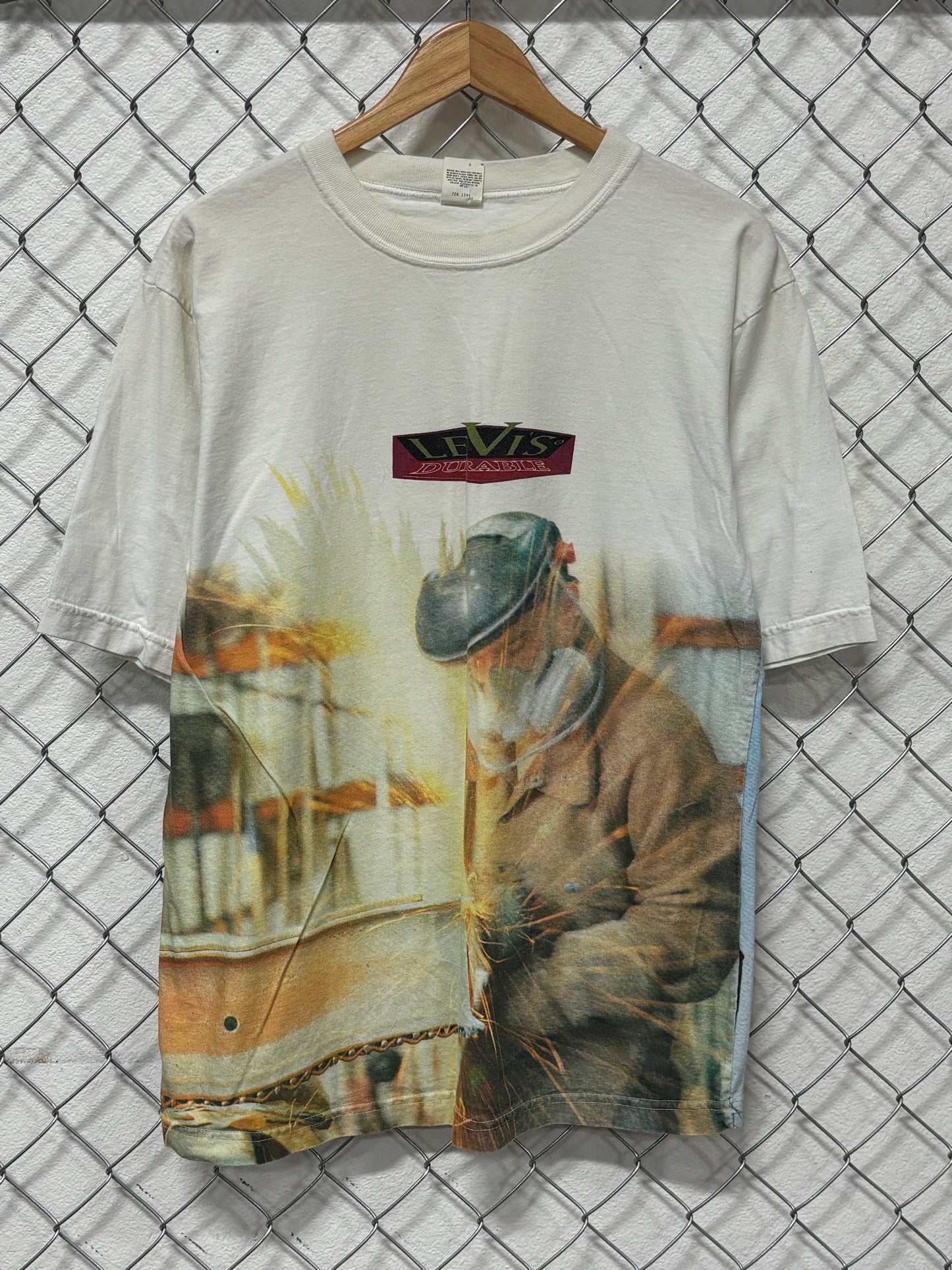 Vintage 90's Levi's Durable Welding All Over Print AOP Tee Size Large
