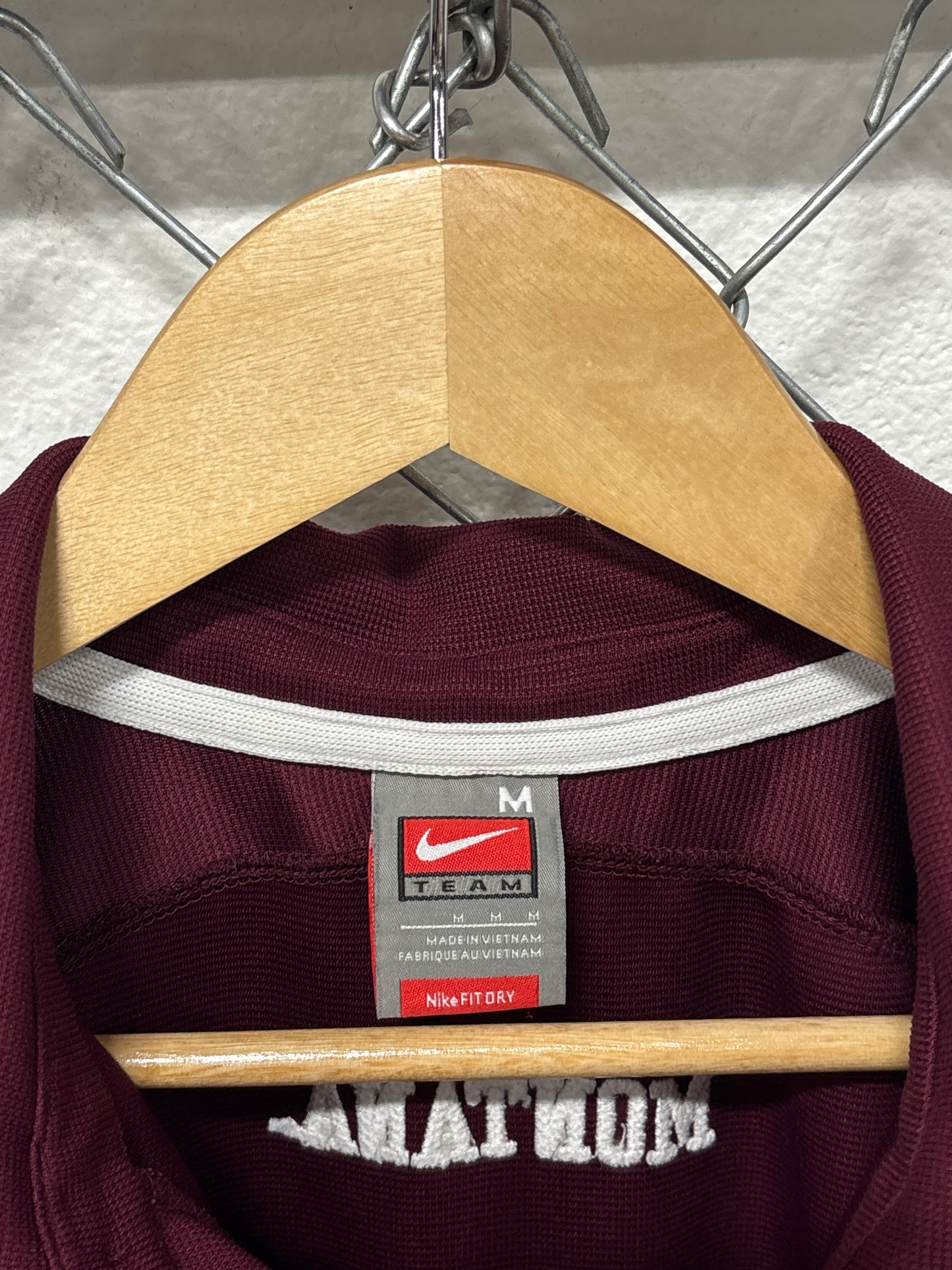 Nike University of Montana Grizzlies Maroon Polo Shirt Size Medium