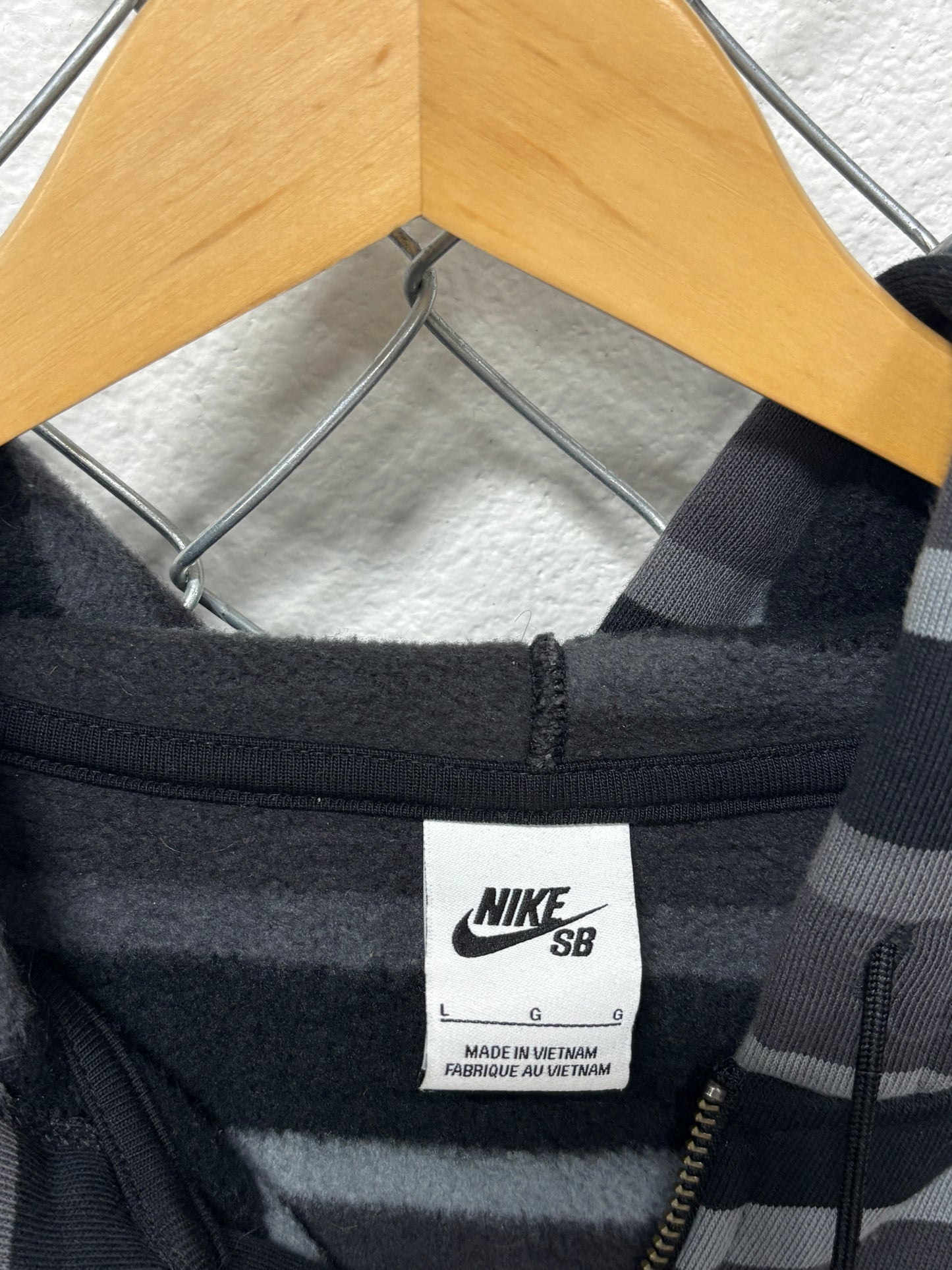Nike SB Striped Zip Up Hoodie Size Large
