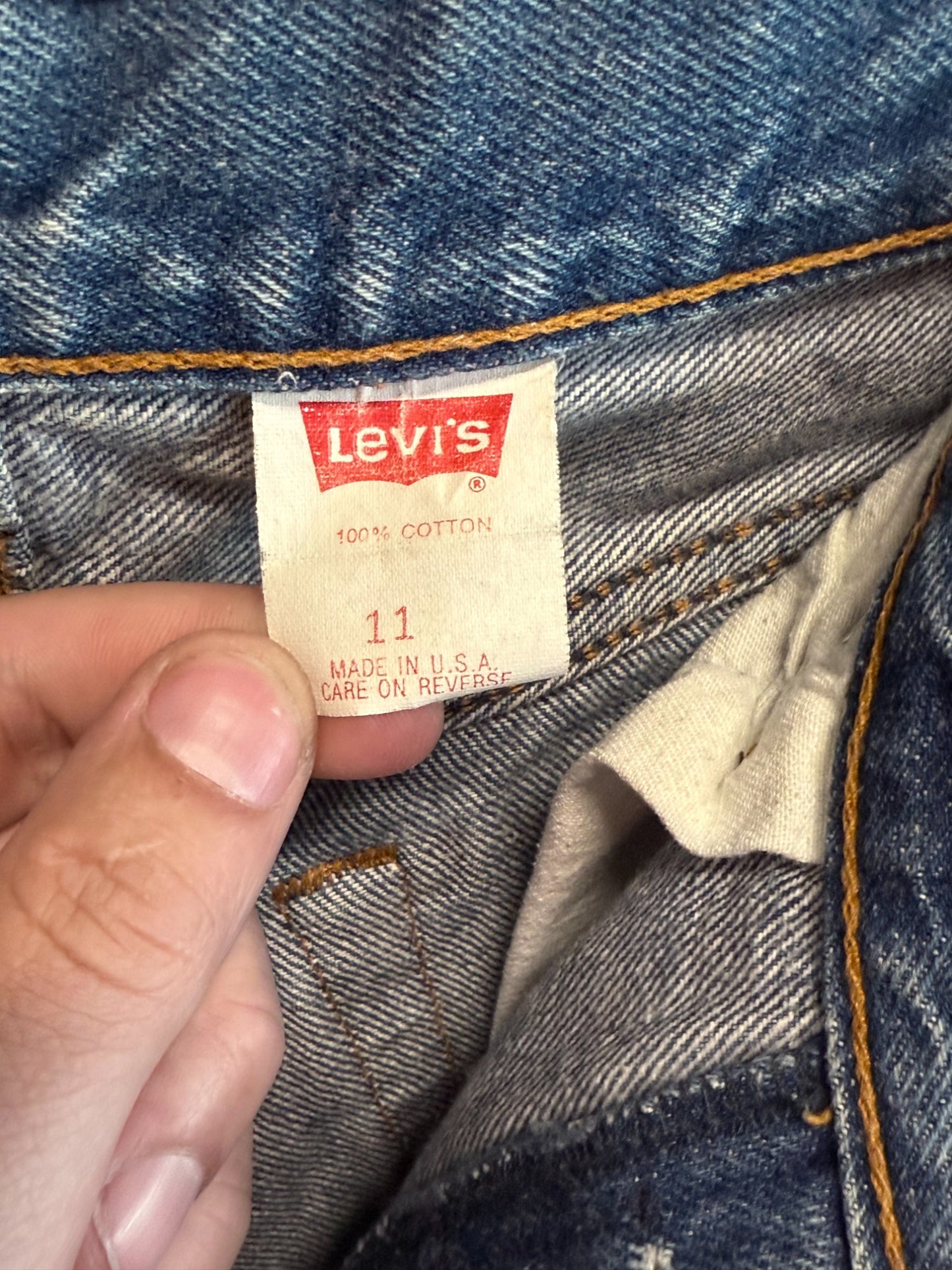 Vintage Levi's Women's Made in USA Medium Wash Denim Jeans Size 28x26
