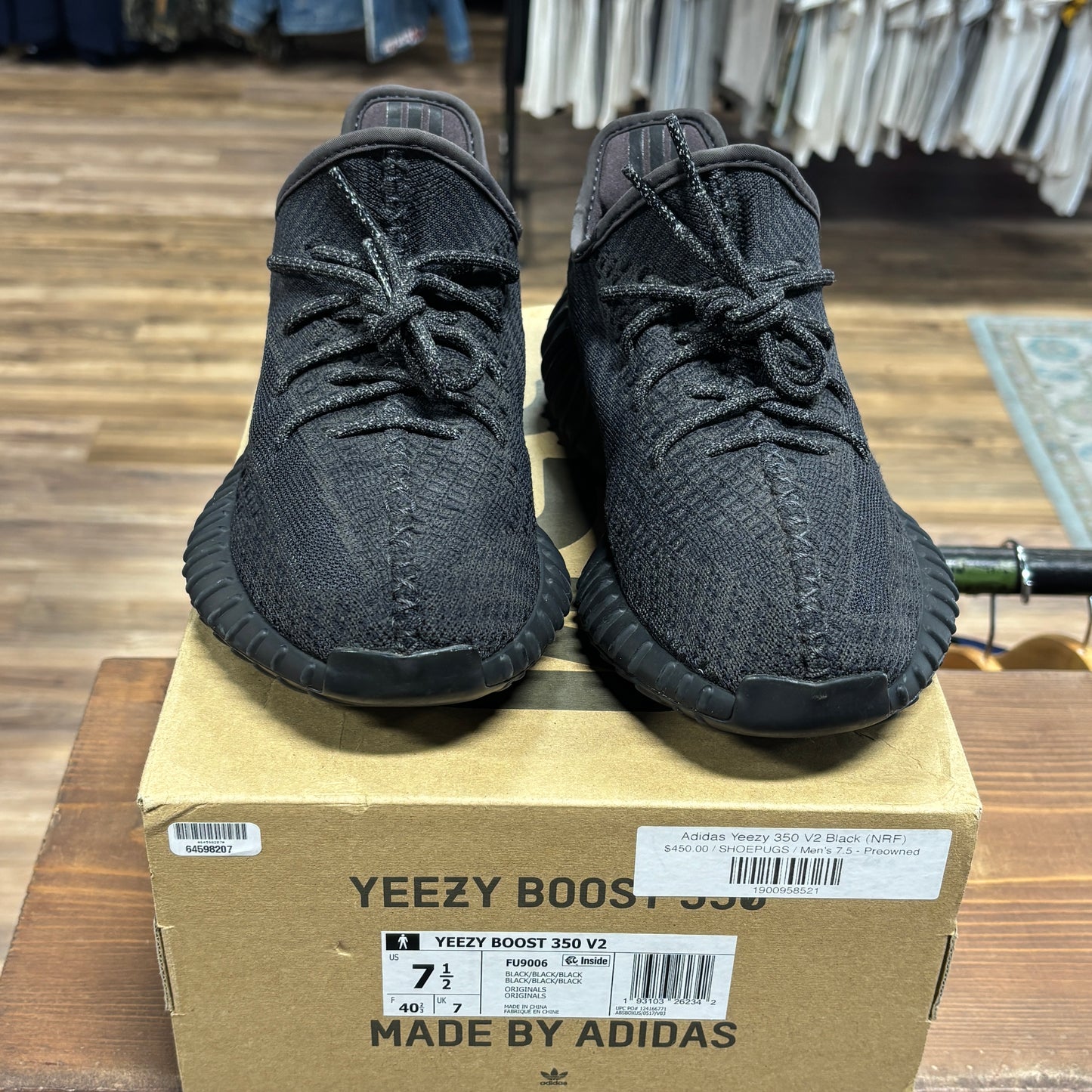 Yeezy 350 v2 'Triple Black' Size 7.5
