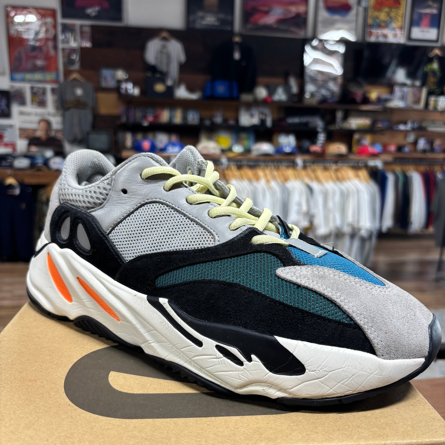 Yeezy 700 'Wave Runner' Size 11