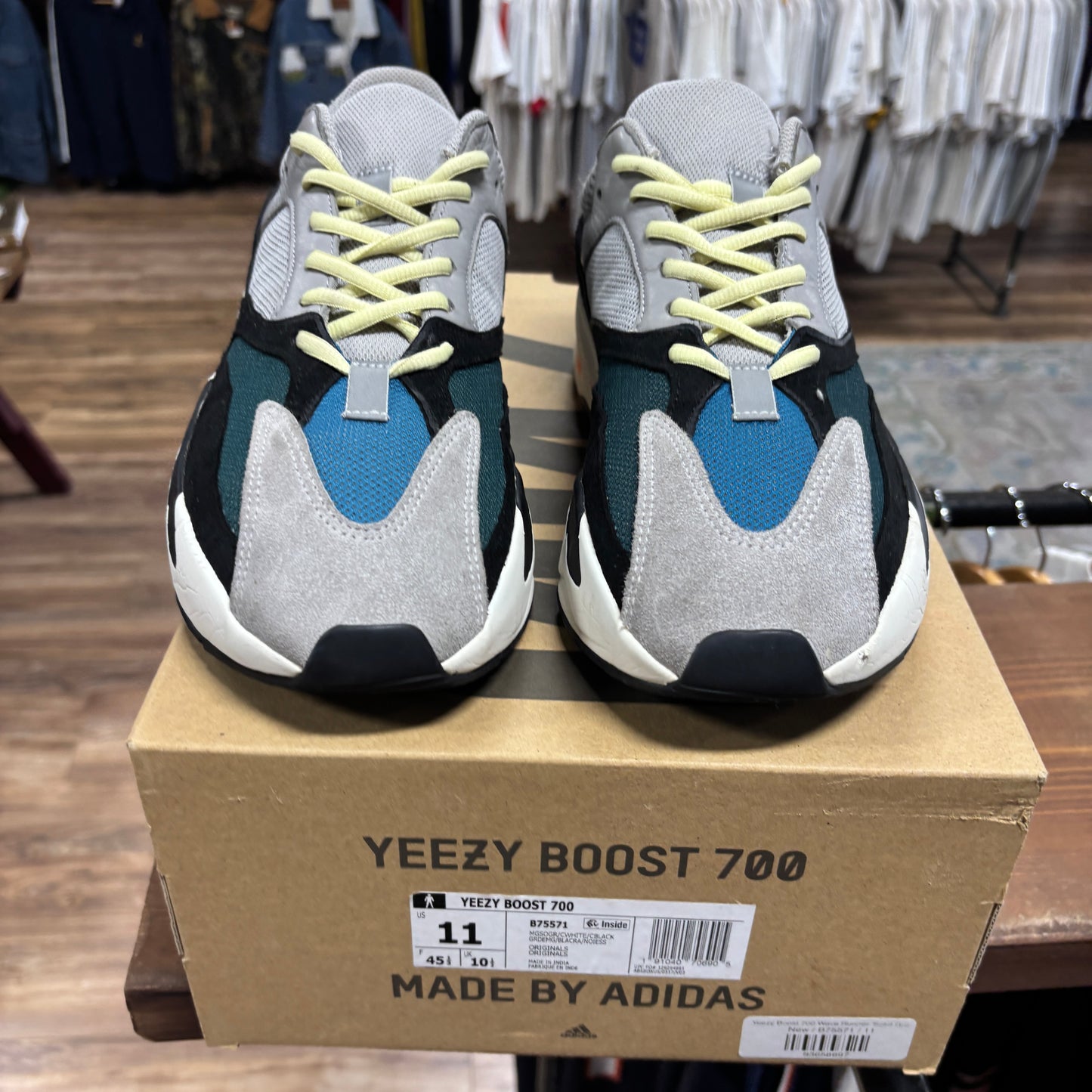 Yeezy 700 'Wave Runner' Size 11