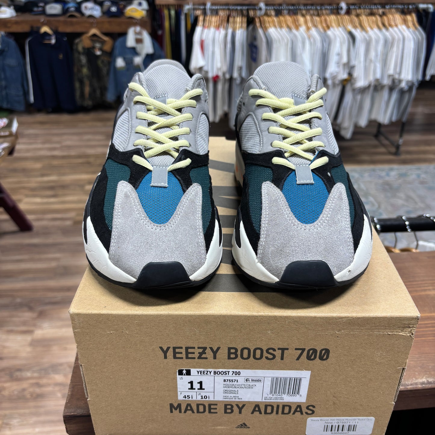 Yeezy 700 'Wave Runner' Size 11