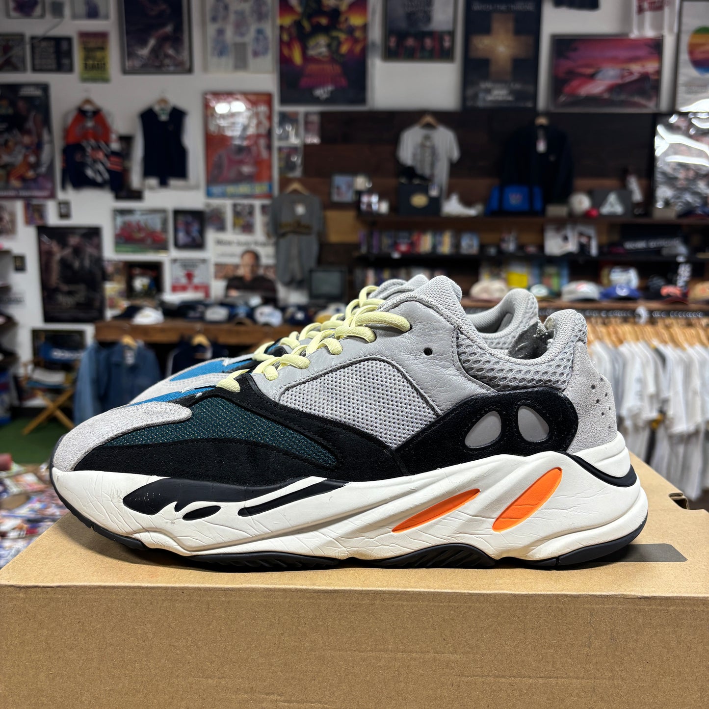 Yeezy 700 'Wave Runner' Size 11