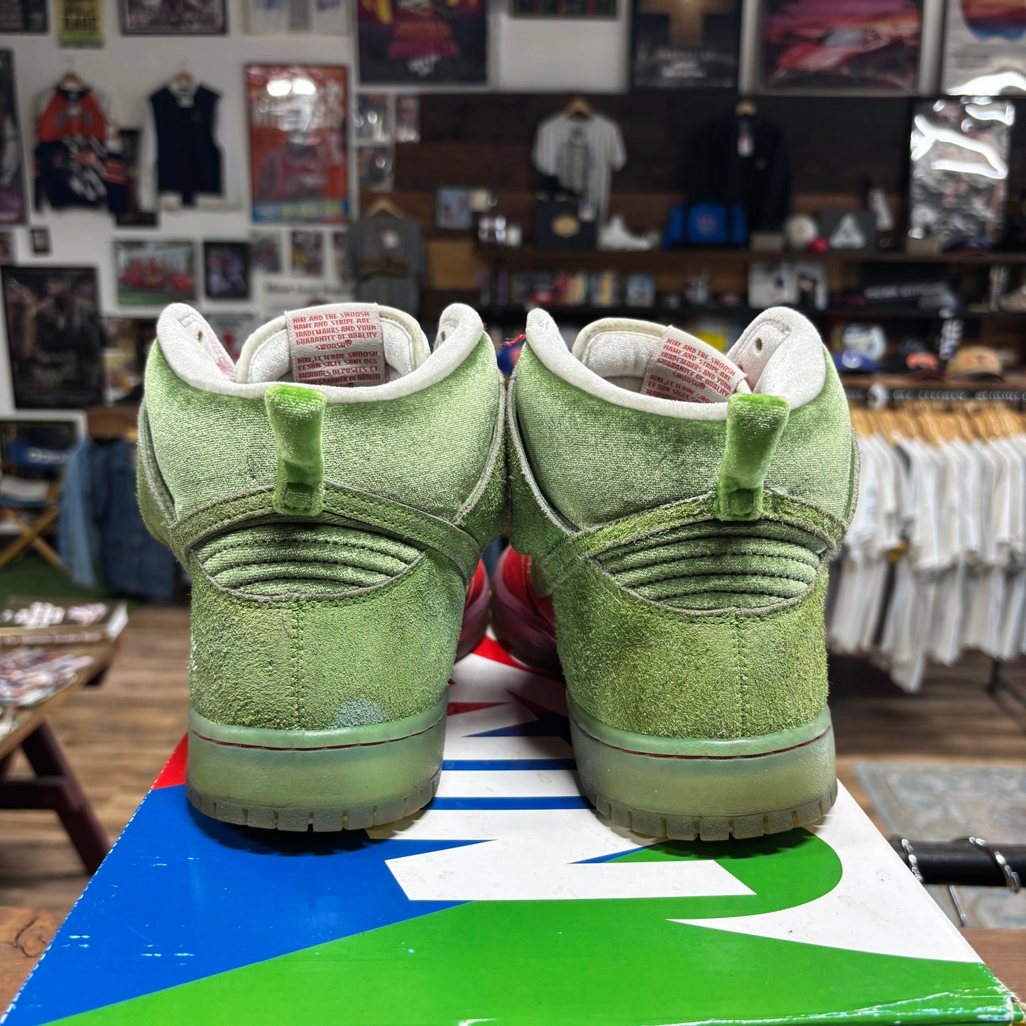 Nike SB Dunk High 'Strawberry Cough' Size 12