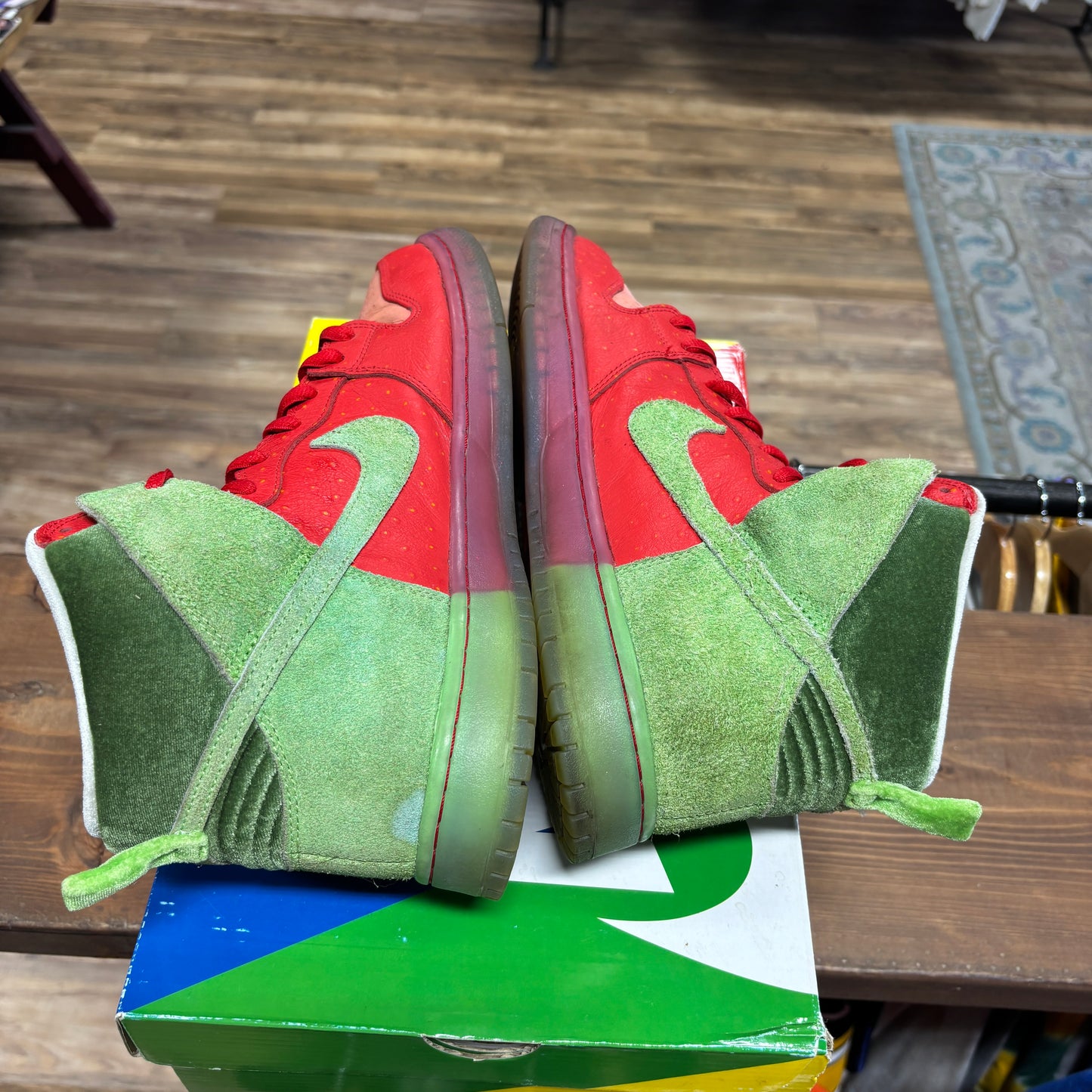 Nike SB Dunk High 'Strawberry Cough' Size 12