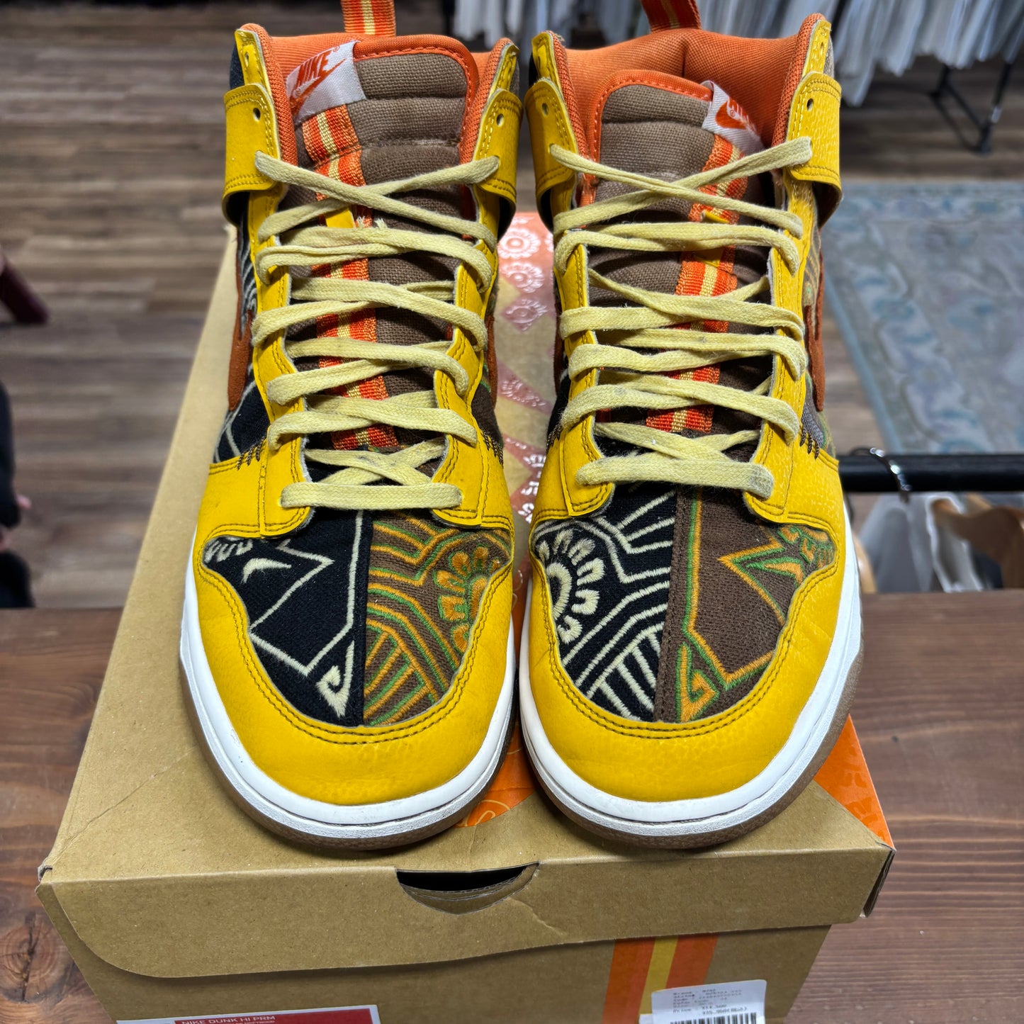 Nike Dunk High 'Somos Familia' Size 12