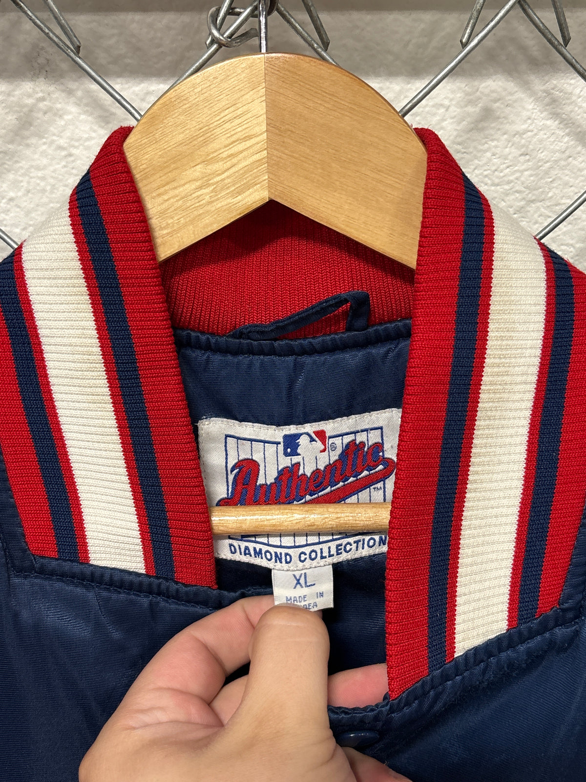 Vintage Starter Diamond Collection Cleveland Indians Nylon Bomber Jacket Size XL