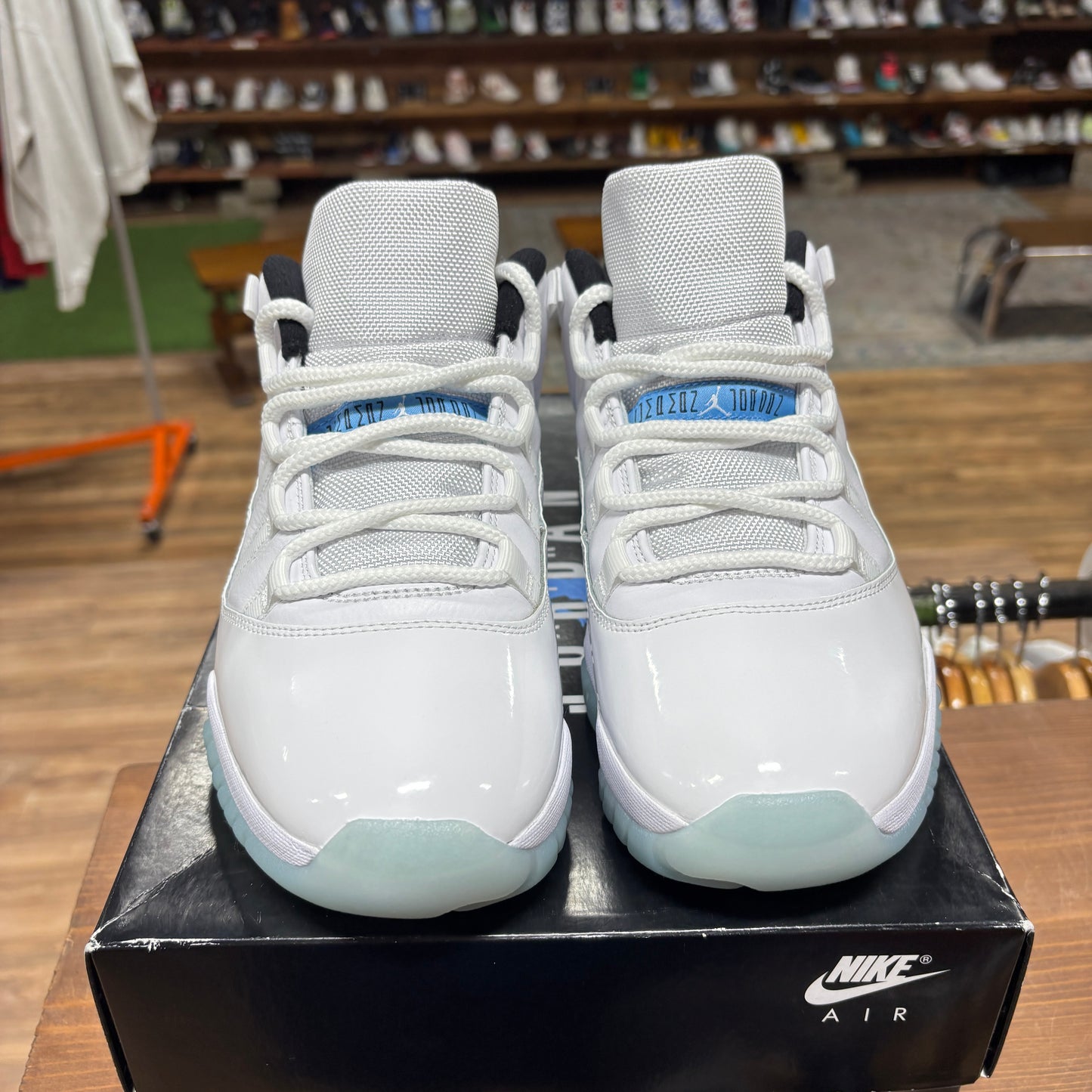 Jordan 11 Low 'Legend Blue' Size 10.5 (VNDS)