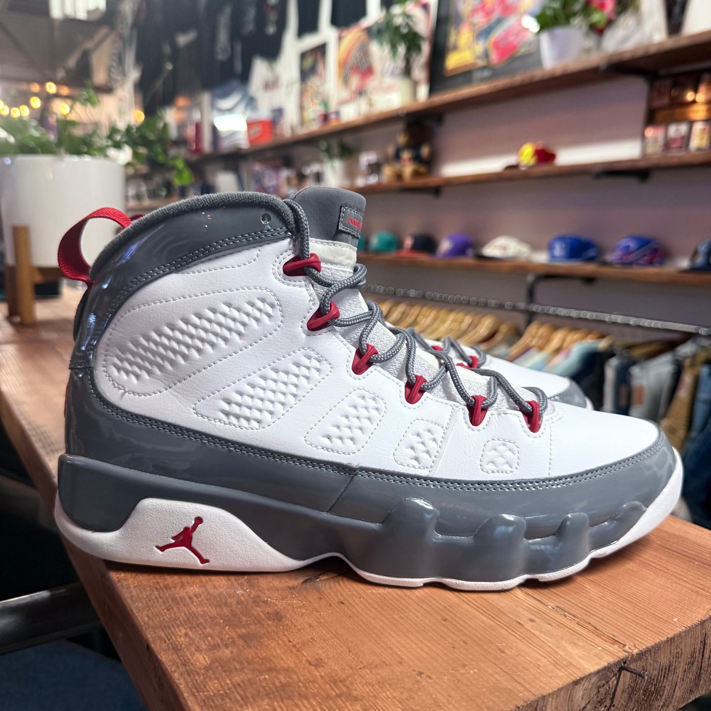 Jordan 9 'Fire Red' Size 11.5