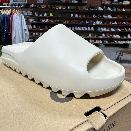 Yeezy Slide 'Bone (2019)' Size 11