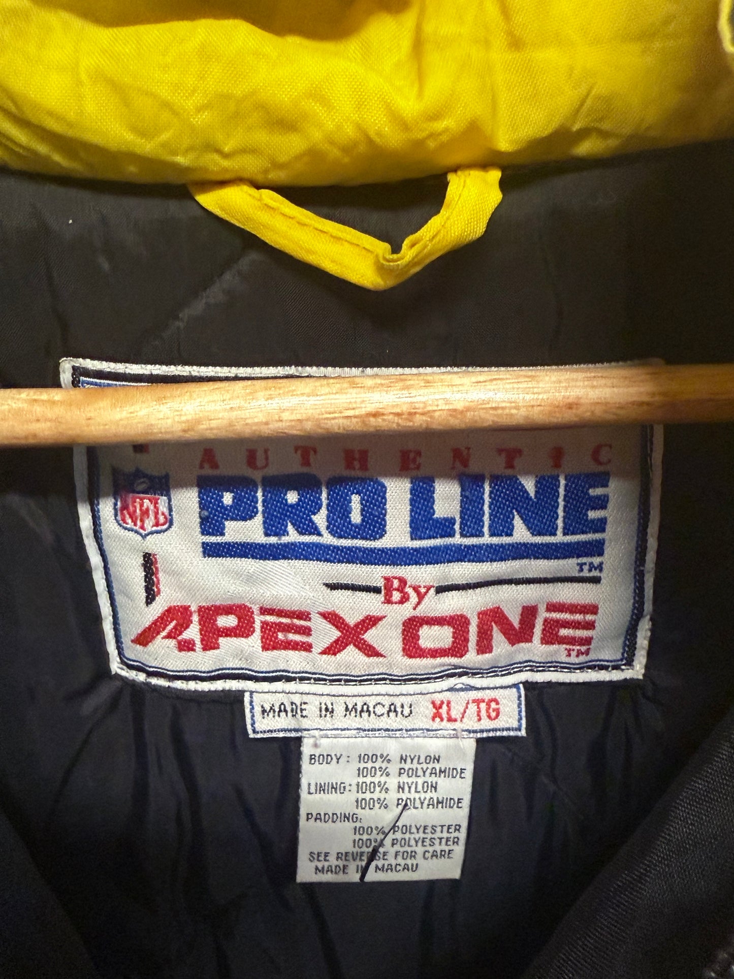 Vintage 90's Apex One Pittsburgh Steelers Puffer NFL Jacket Size XL