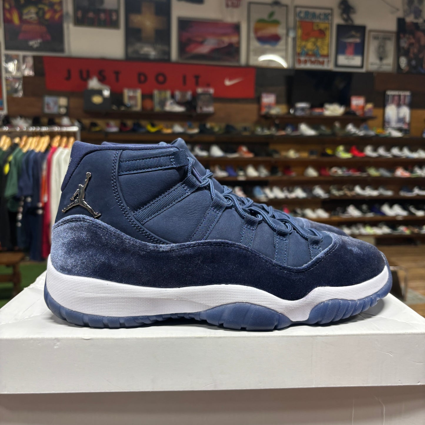 Jordan 11 'Midnight Navy' Size 12W/10.5M