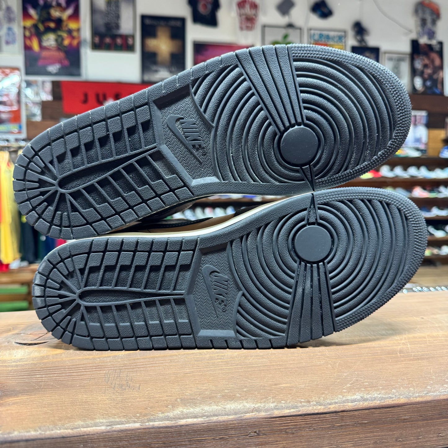 Jordan 1 Mid 'Dark Chocolate' Size 12