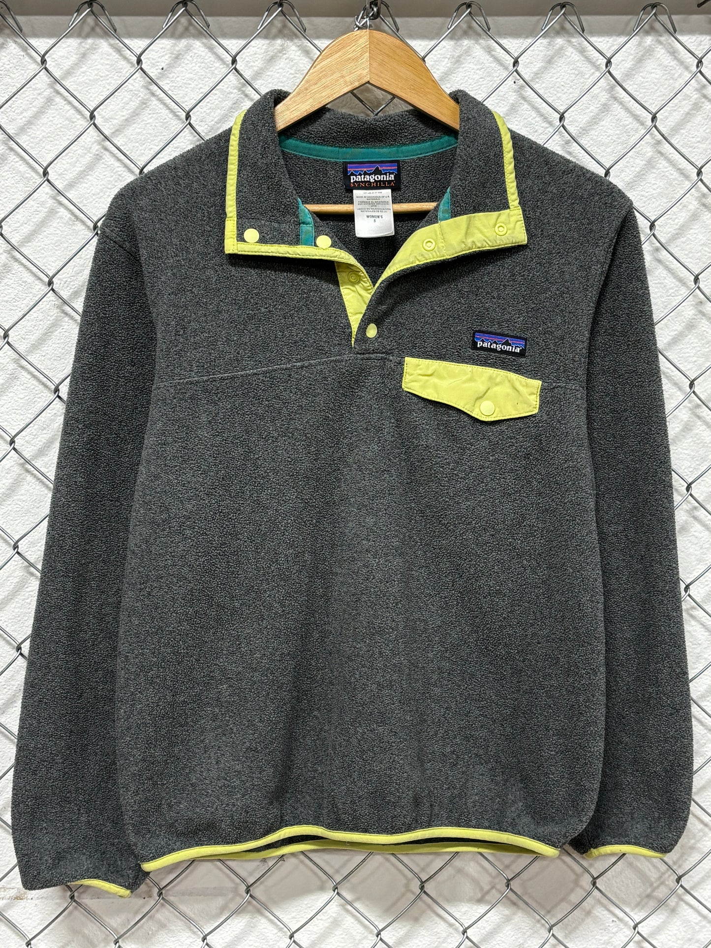 Patagonia Women's Grey Synchilla Snap T Size Small