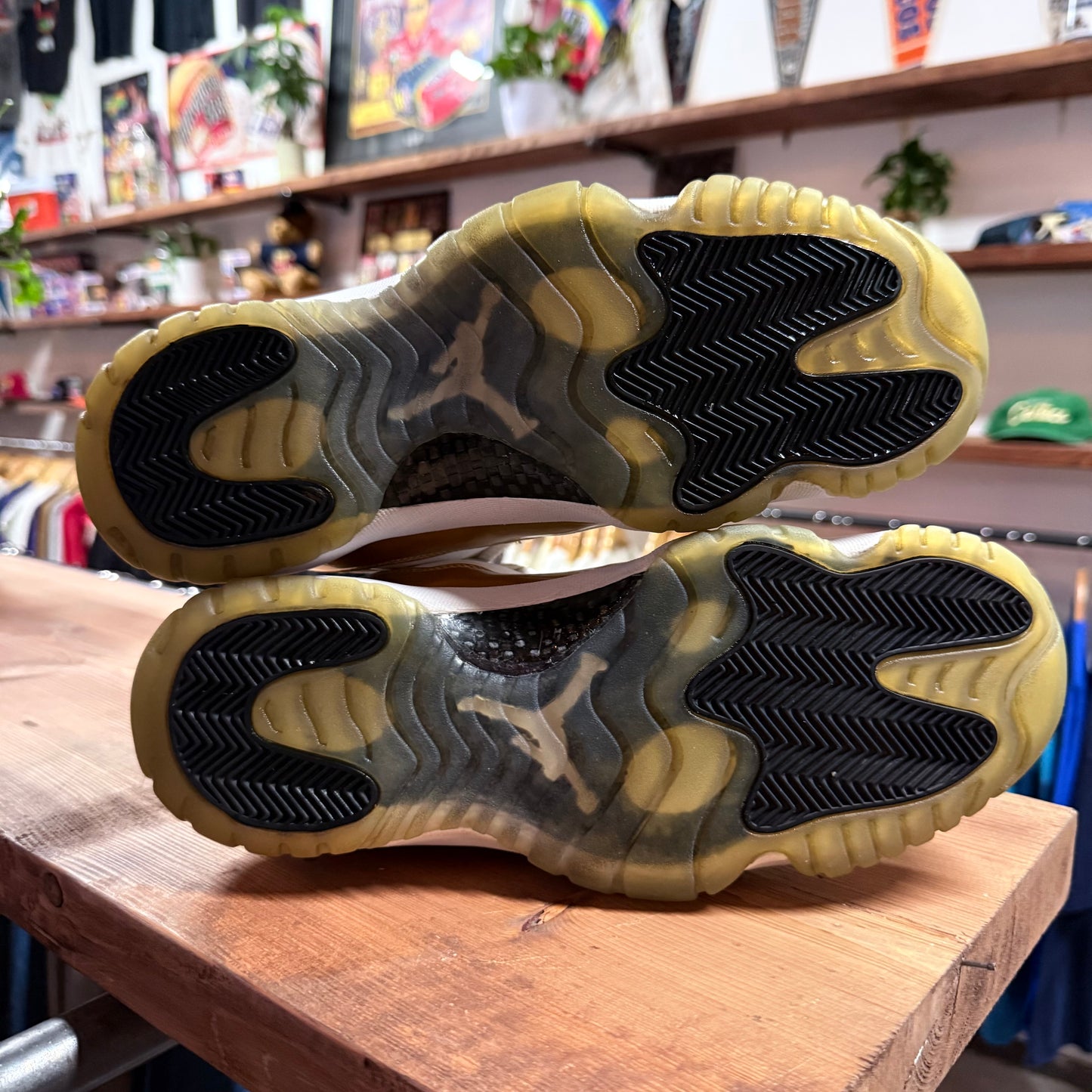 Jordan 11 Low 'Closing Ceremony' Size 11.5