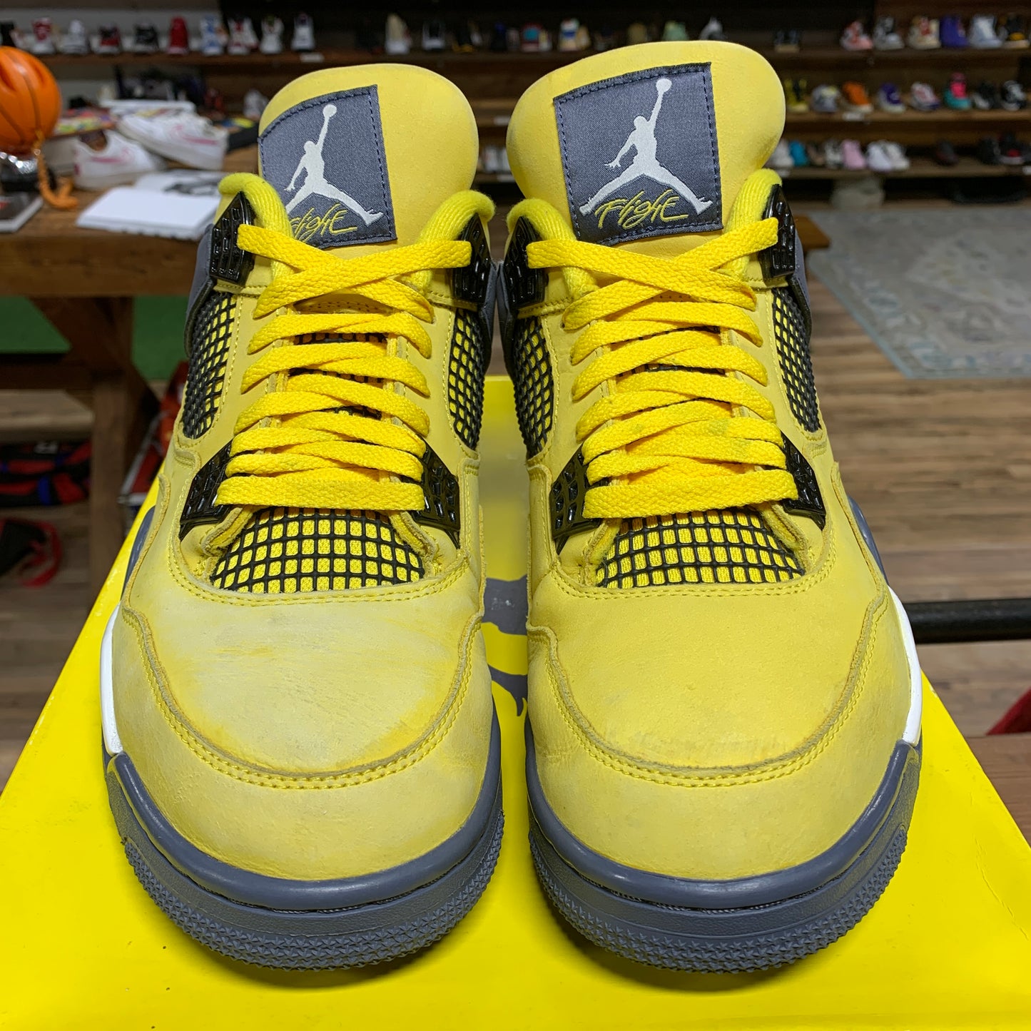 Jordan 4 'Lightning' Size 11