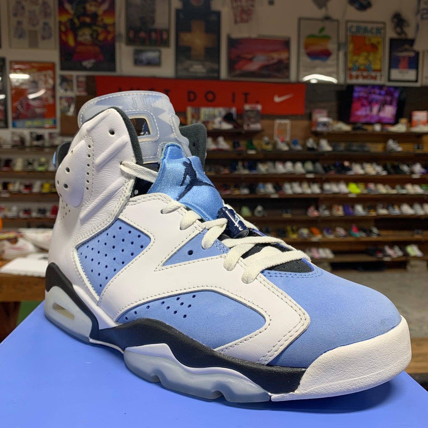 Jordan 6 'UNC' Size 9