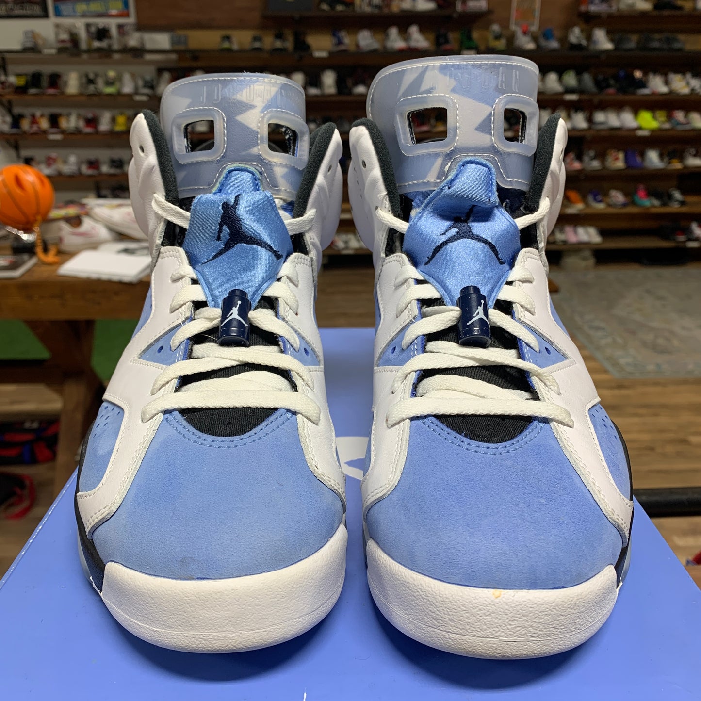 Jordan 6 'UNC' Size 9