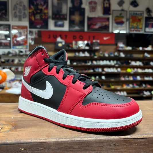 Jordan 1 Mid 'Gym Red Black White' Size 6.5Y (DS)