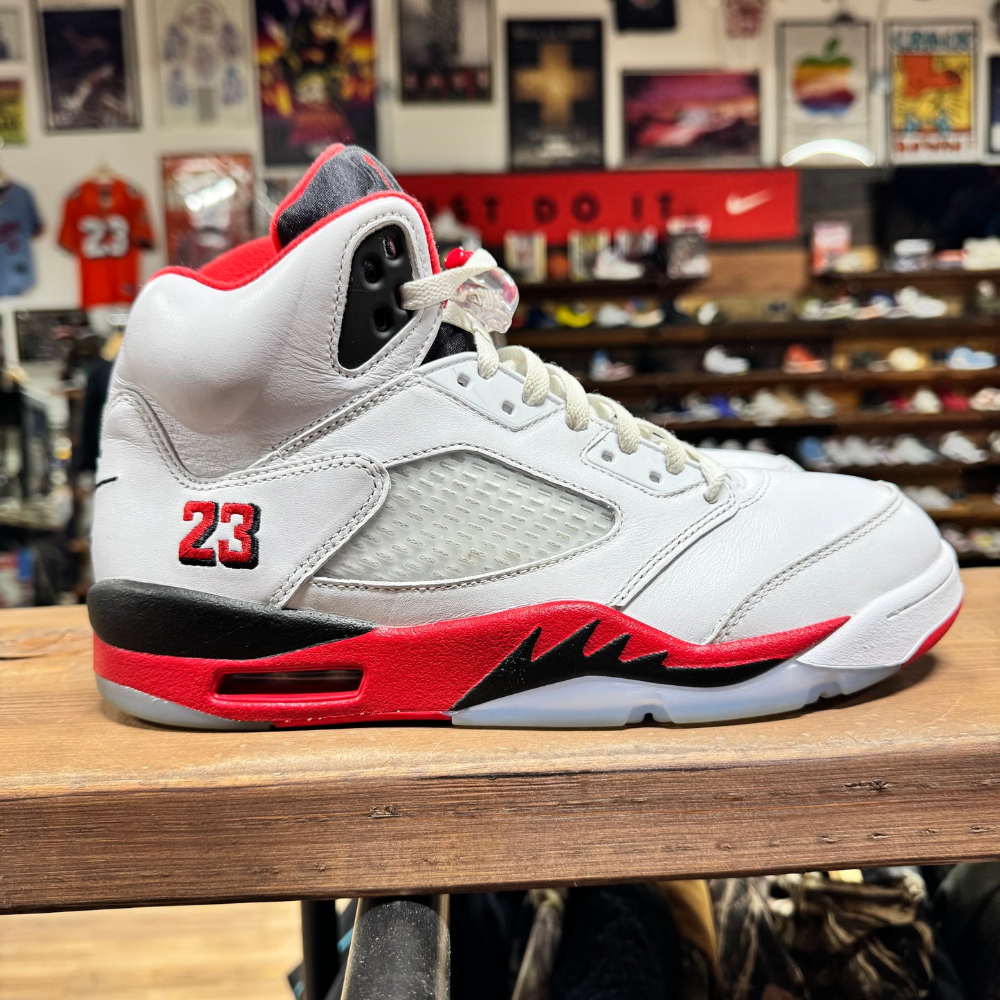 Jordan 5 'Fire Red Black Tongue' Size 9.5