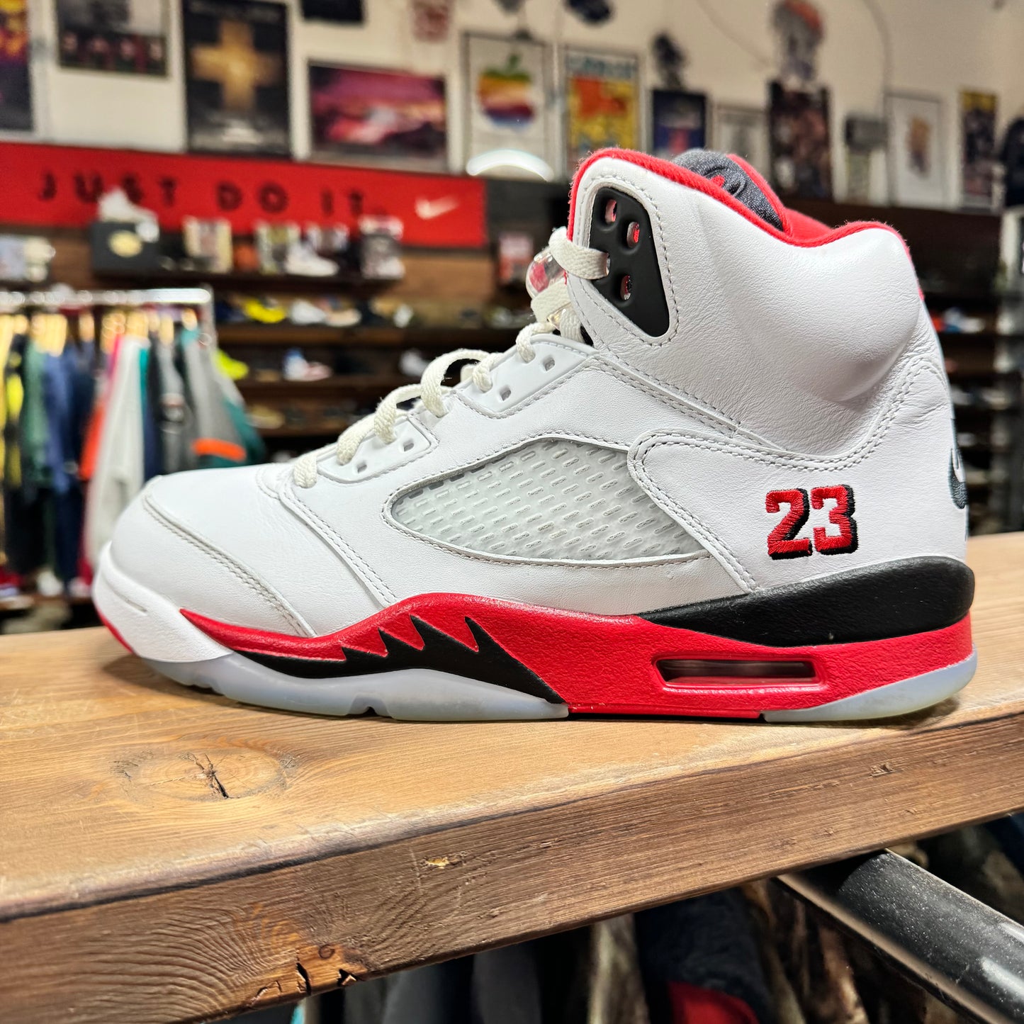 Jordan 5 'Fire Red Black Tongue' Size 9.5
