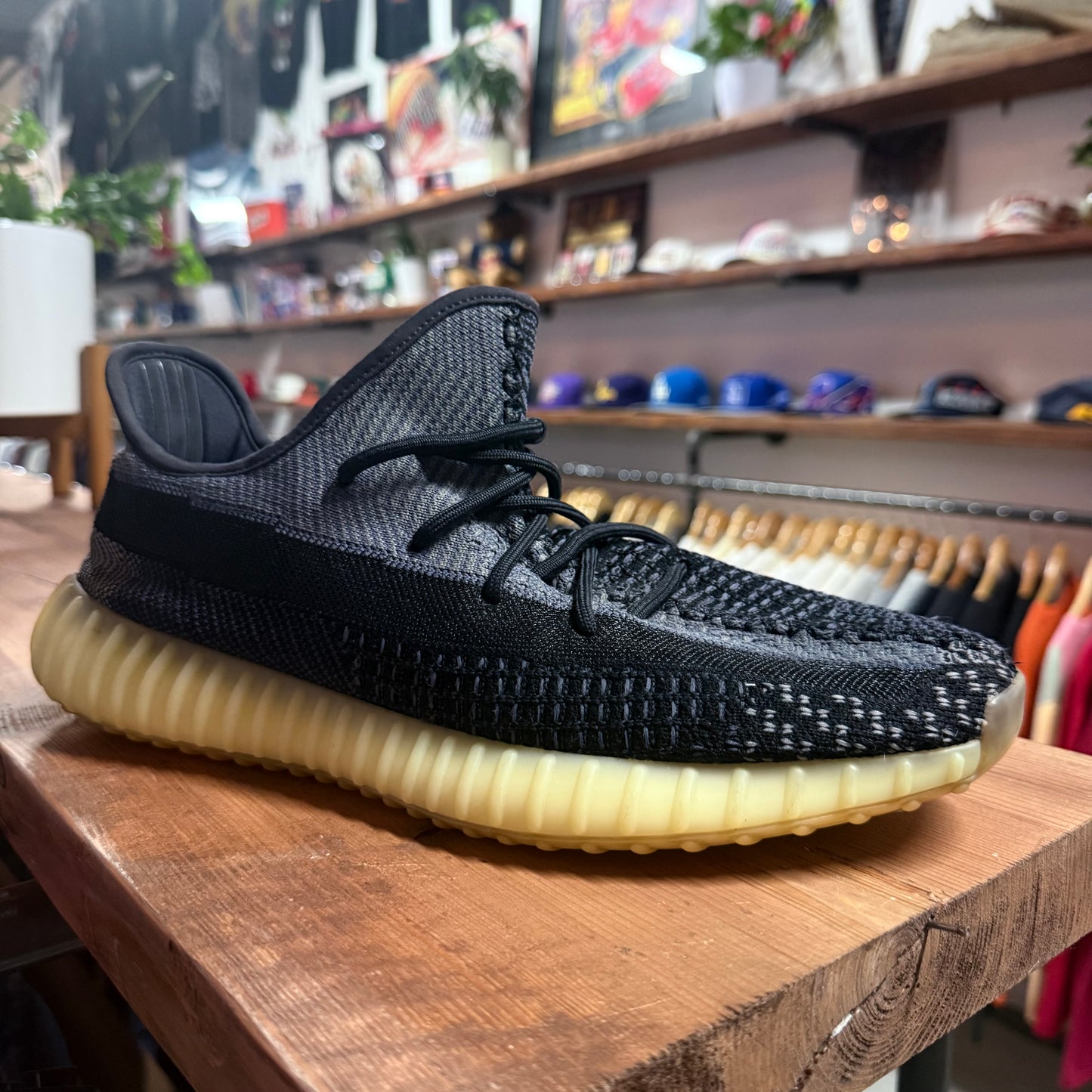 Yeezy 350 v2 'Carbon' Size 13