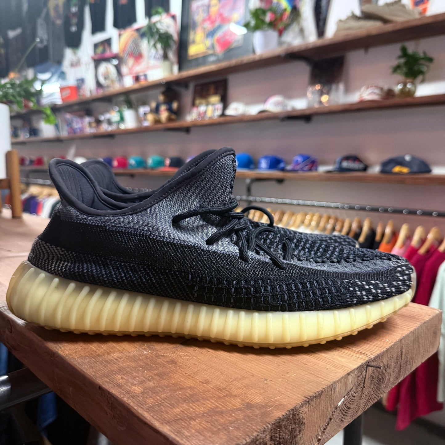 Yeezy 350 v2 'Carbon' Size 13
