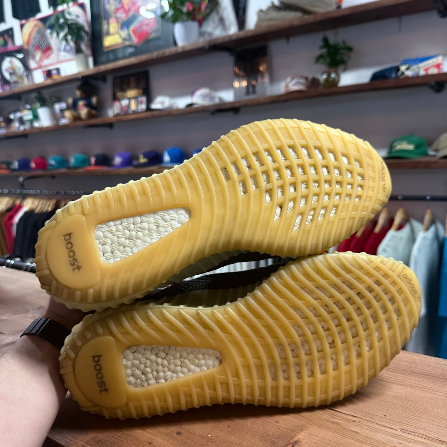 Yeezy 350 v2 'Carbon' Size 13