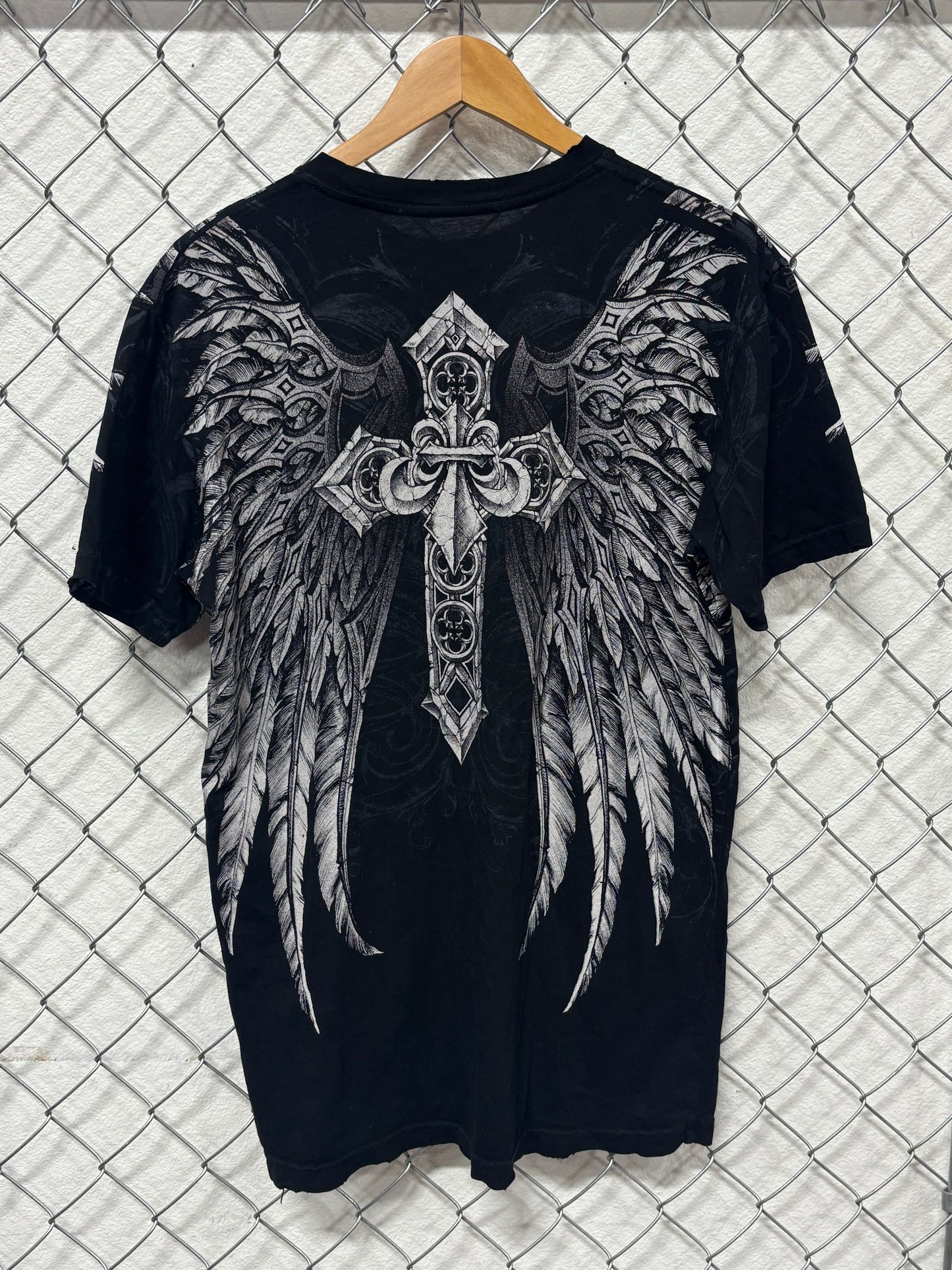 Vintage Y2K Affliction Cross Big Print Graphic Tee Size Medium
