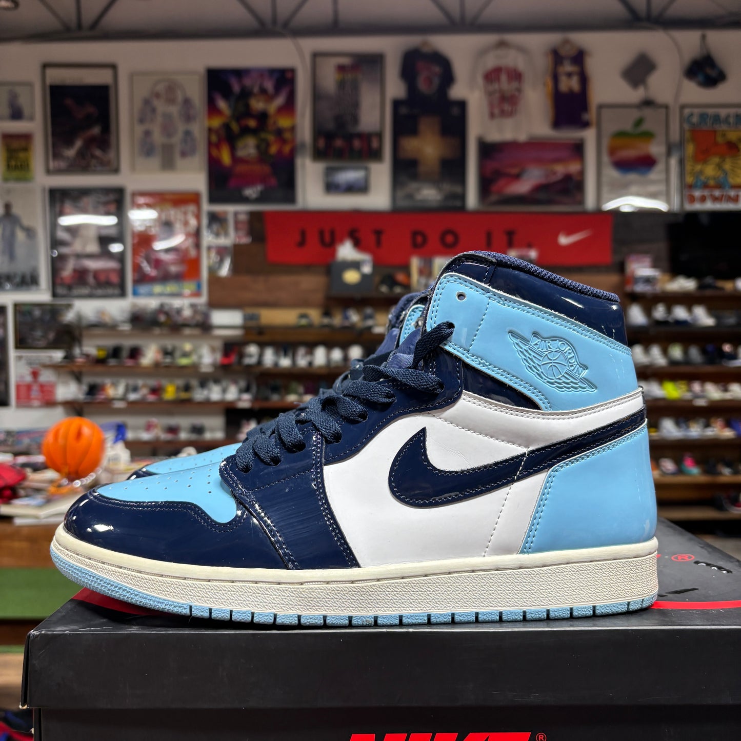 Jordan 1 'Blue Chill' Size 11.5W/10M