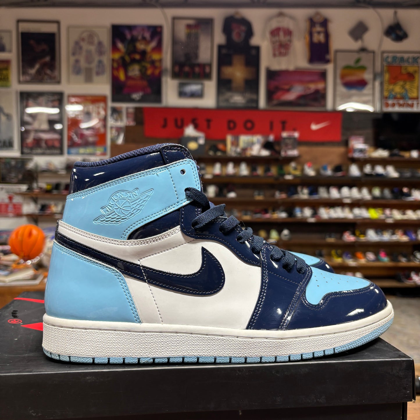 Jordan 1 'Blue Chill' Size 11.5W/10M