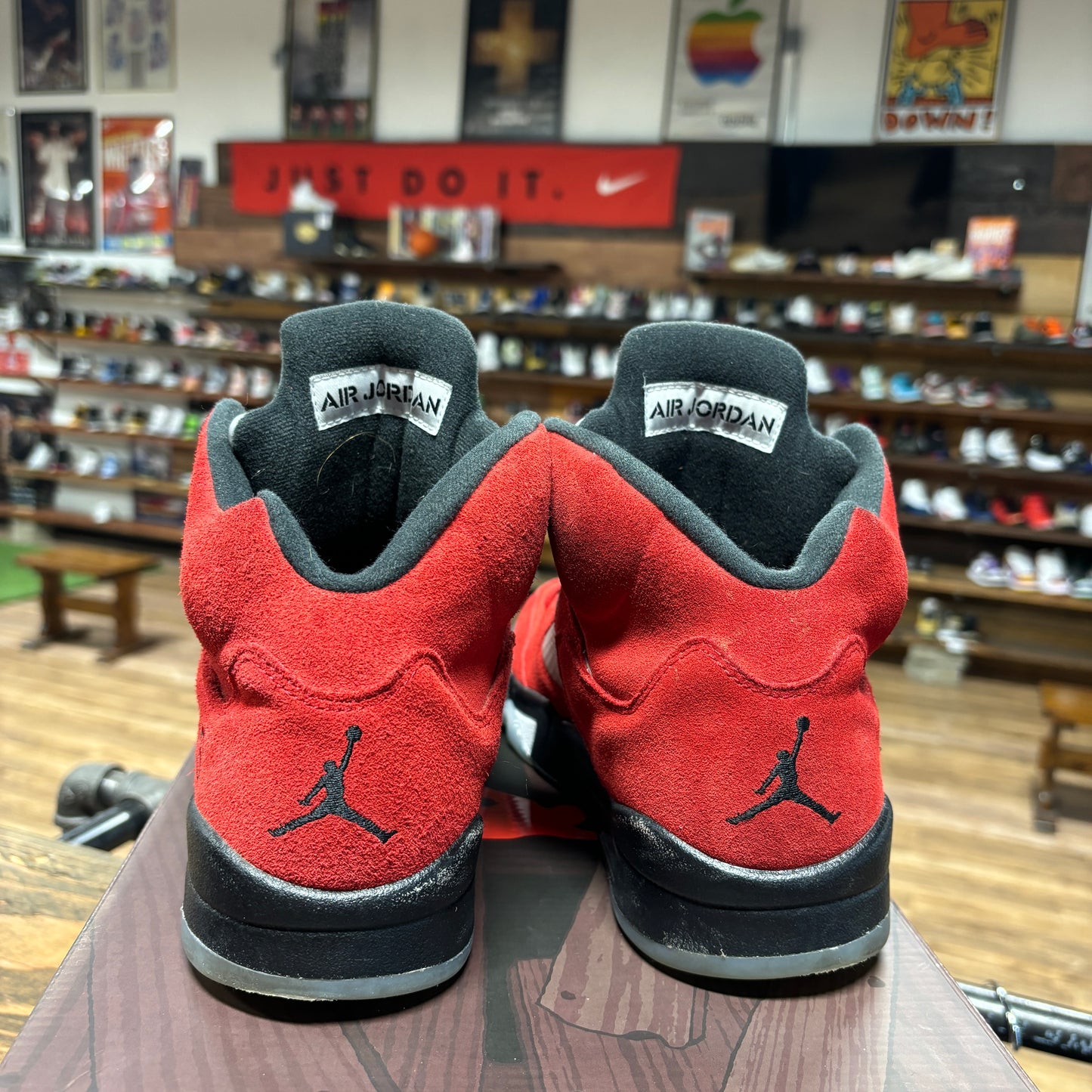 Jordan 5 'Raging Bull' Size 9.5