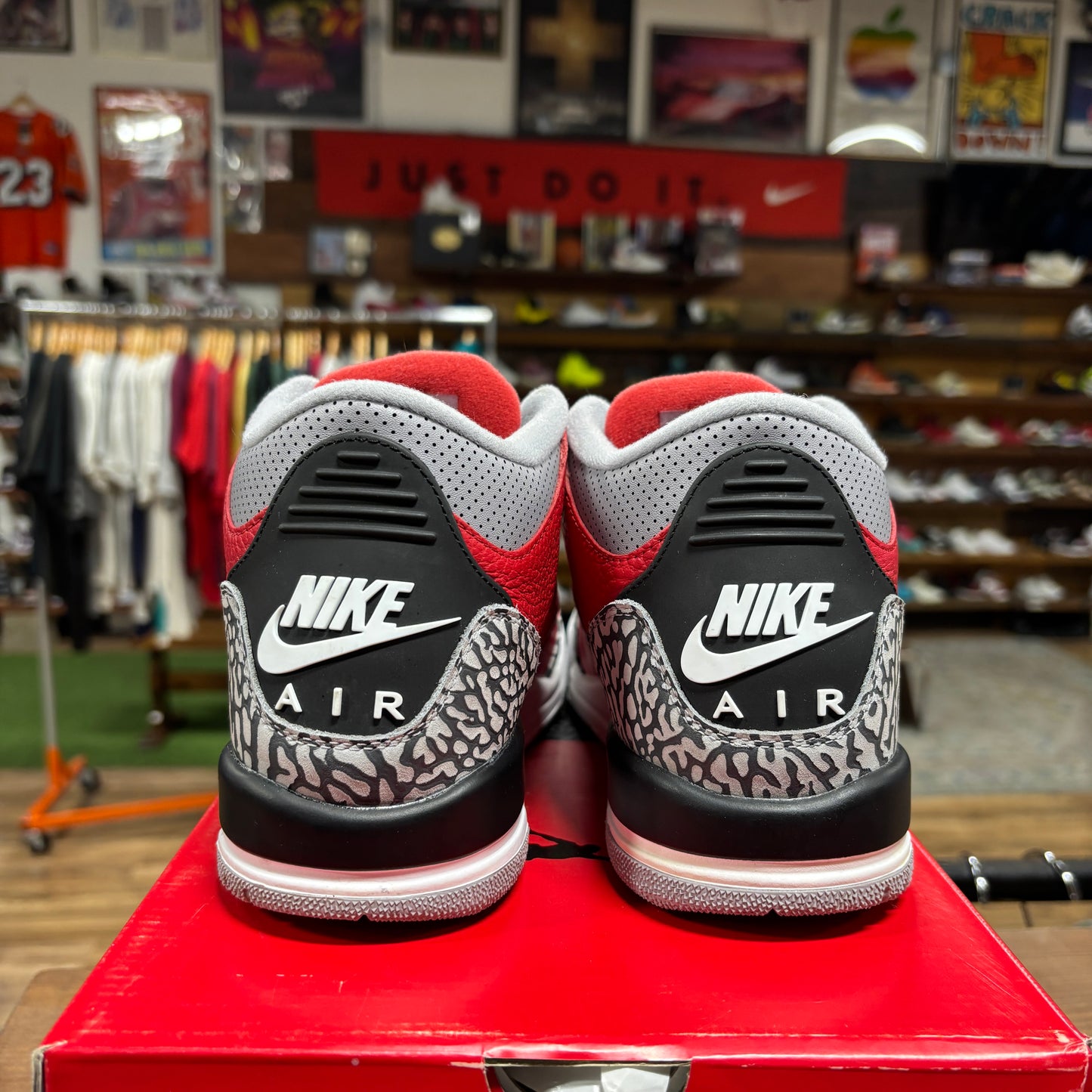 Jordan 3 'Unite' Size 7Y