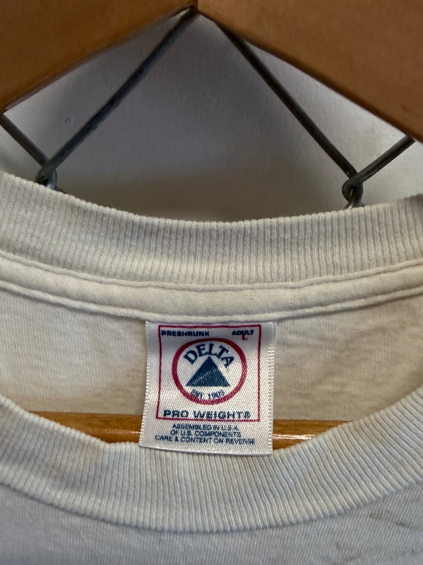 Vintage 90's Eagle 93 Country Radio Station Graphic Tee Size Large