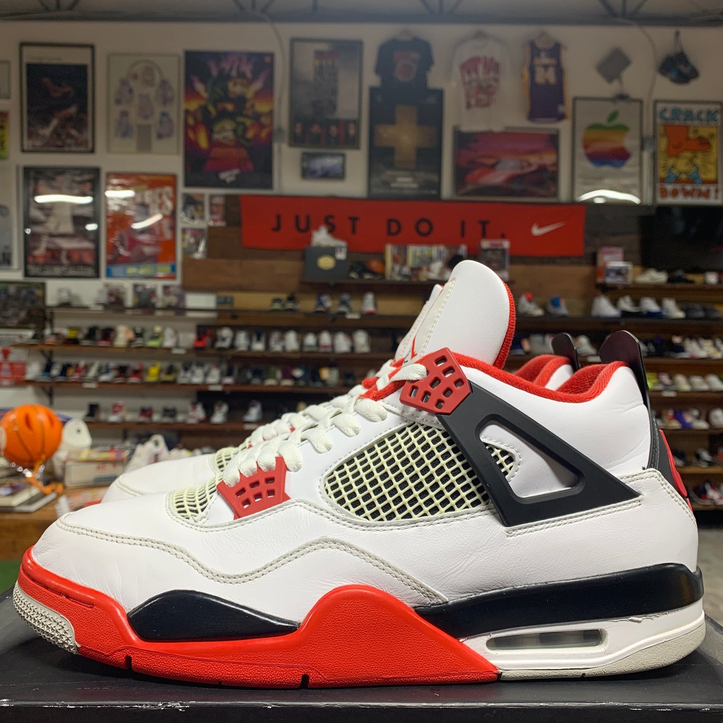 Jordan 4 'Fire Red' Size 13