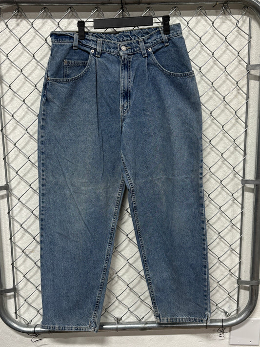 Vintage 90's Levi's L2 White Tab Baggy Fit Skater Denim Jeans Size 33x28