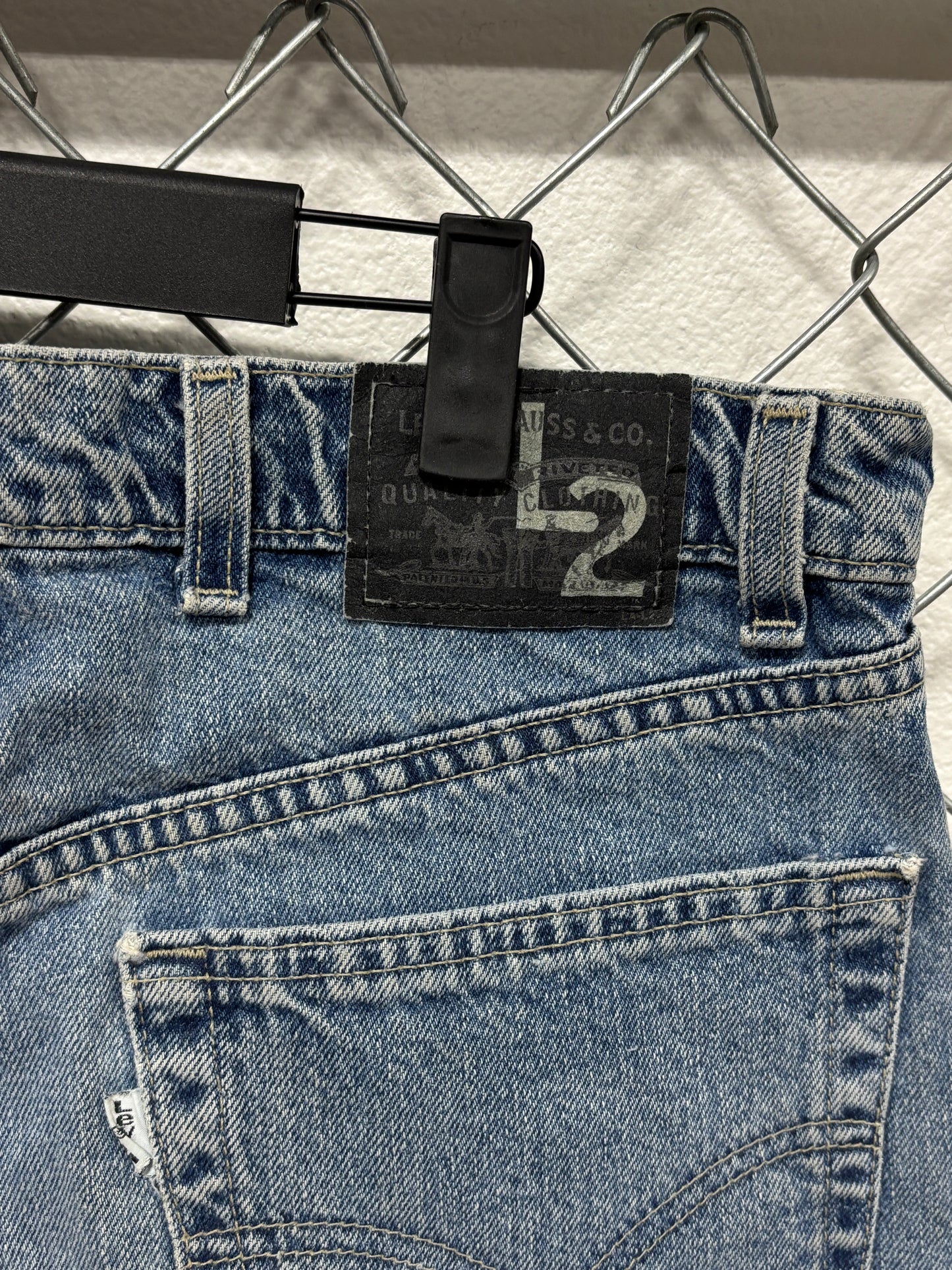 Vintage 90's Levi's L2 White Tab Baggy Fit Skater Denim Jeans Size 33x28